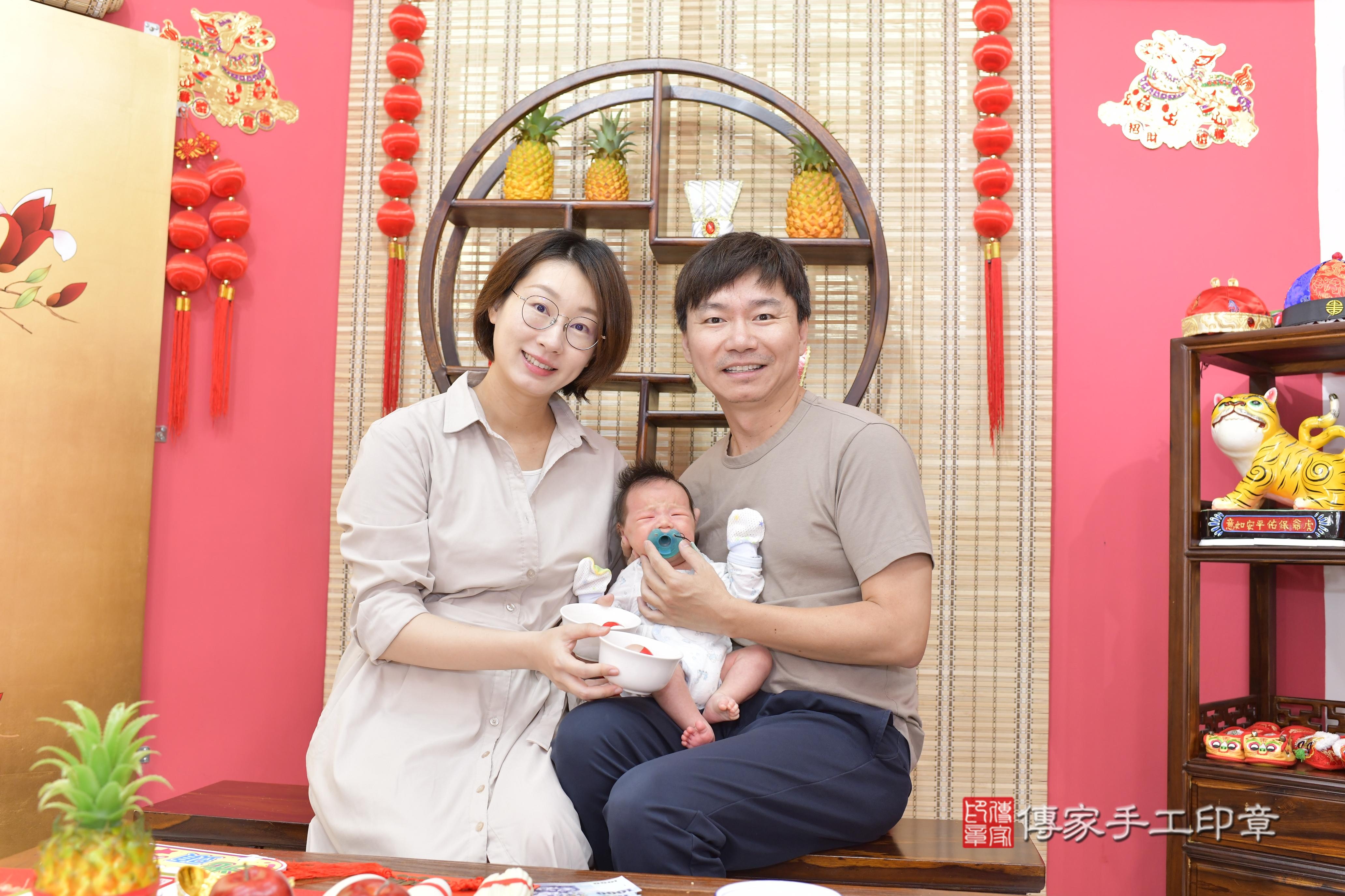 傳家手工印章新竹店、抓周、度脺、中國風會場、傳家嬰兒古禮、吉祥話、抓周道具物品24種、拍照。抓周證書。寶寶抓周、滿周歲、生日快樂、祝福