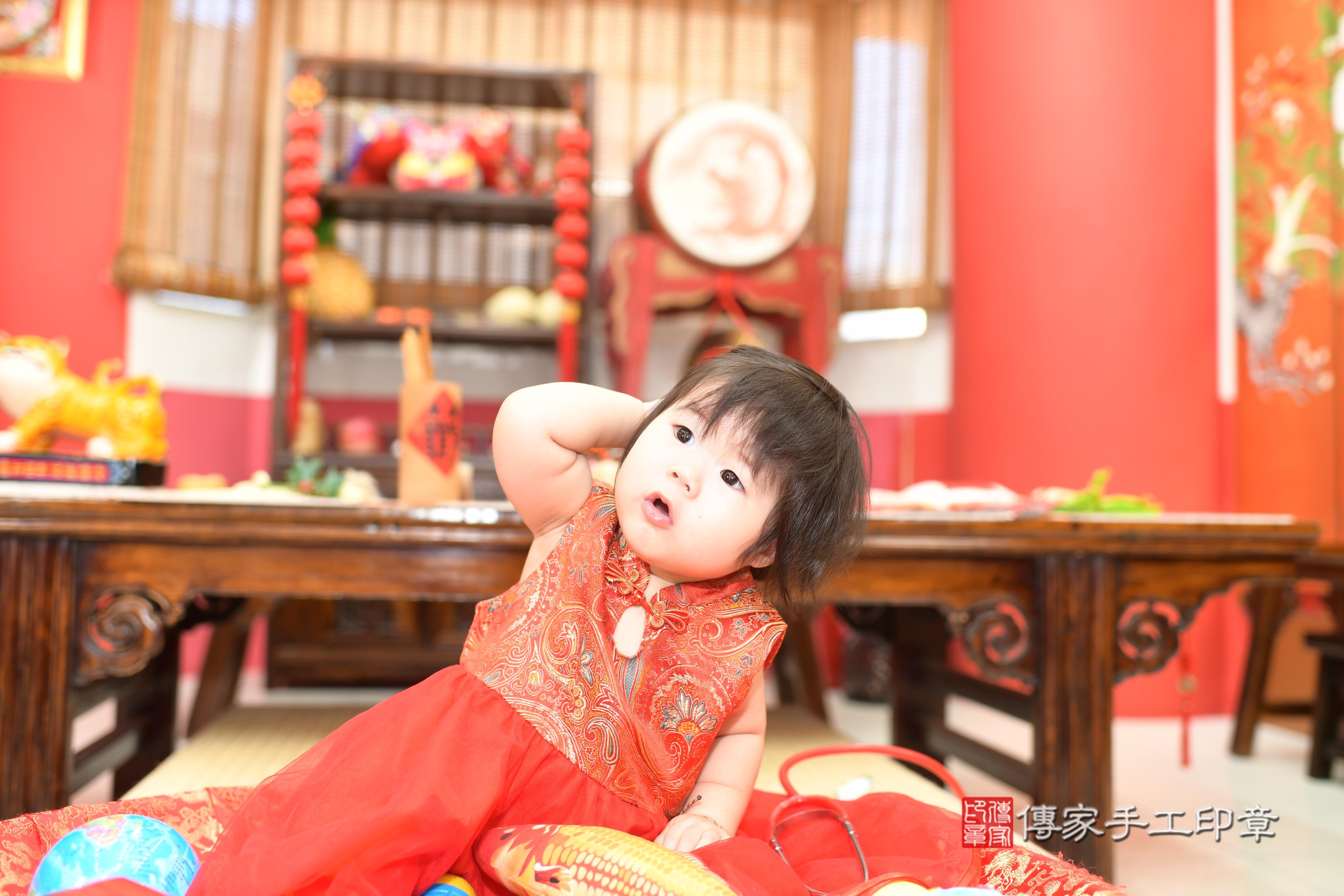 傳家手工印章高雄店、抓周、度脺、中國風會場、傳家嬰兒古禮、吉祥話、抓周道具物品24種、拍照。抓周證書。寶寶抓周、滿周歲、生日快樂、祝福 傳家手工印章高雄店、抓周、度脺、中國風會場、傳家嬰兒古禮、吉祥話、抓周道具物品24種、拍照。抓周證書。寶寶抓周、滿周歲、生日快樂、祝福