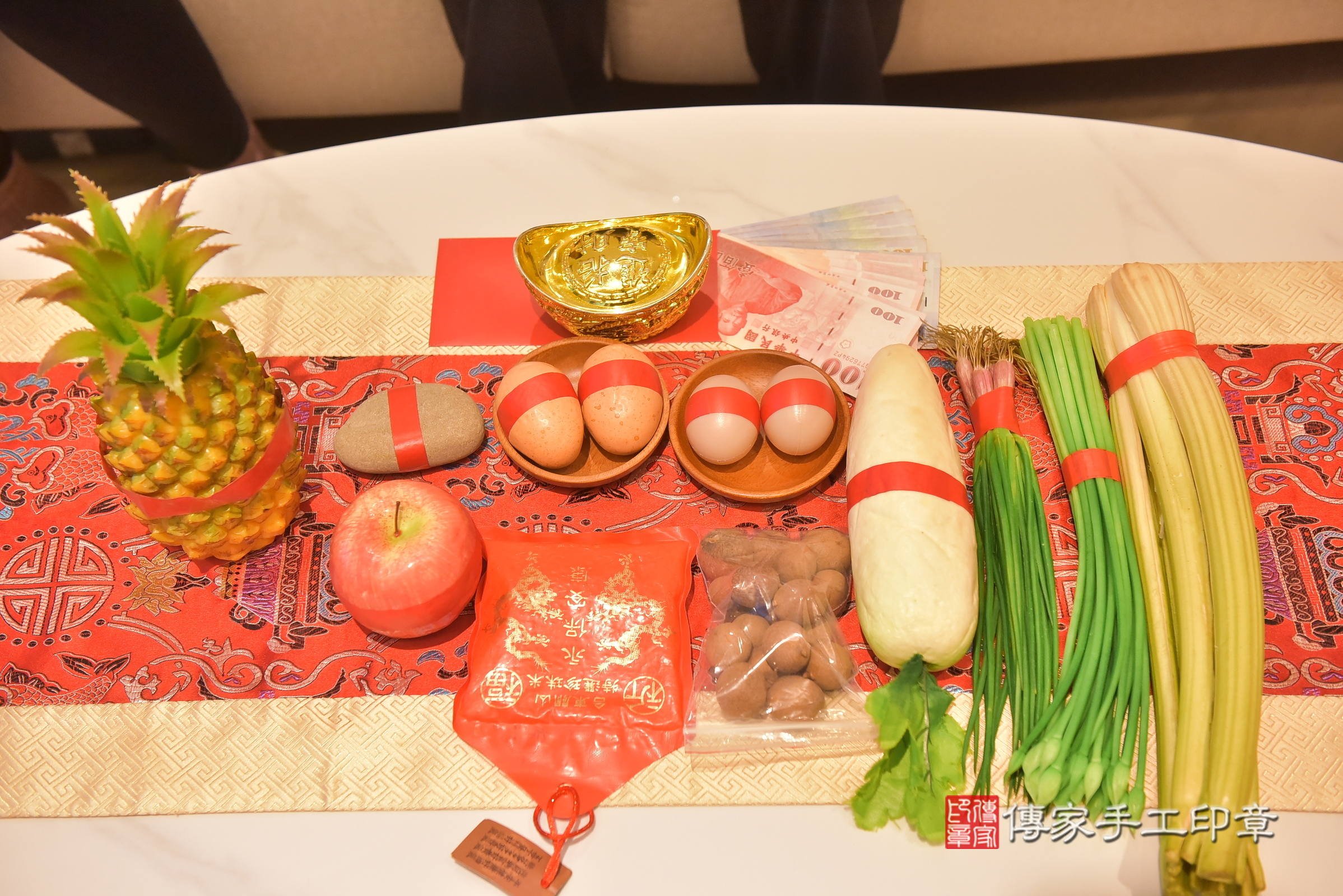 小玹寶寶(台中市太平區到府嬰兒小玹寶寶滿月剃頭理髮、到府嬰兒剃胎毛儀式吉祥話)。到府剃頭剃胎毛主持、專業拍照、證書。★購買「臍帶章、肚臍章、胎毛筆刷印章」贈送：剃頭、收涎、抓周，三選一。2025.1.4，照片6