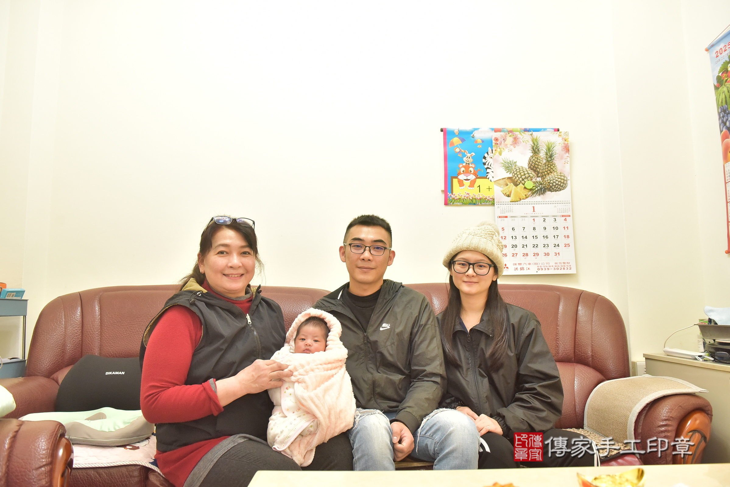 小瑀寶寶(台中市豐原區到府嬰兒小瑀寶寶滿月剃頭理髮、到府嬰兒剃胎毛儀式吉祥話)。到府剃頭剃胎毛主持、專業拍照、證書。★購買「臍帶章、肚臍章、胎毛筆刷印章」贈送：剃頭、收涎、抓周，三選一。2025.1.4，照片9
