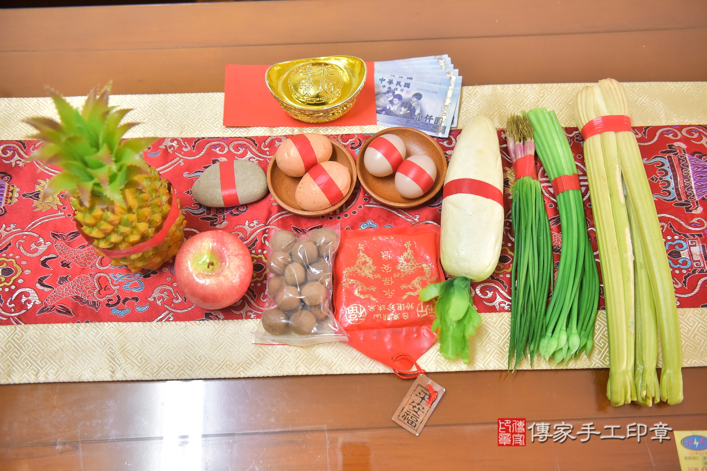 小凱寶寶(台中市北區到府嬰兒小凱寶寶滿月剃頭理髮、到府嬰兒剃胎毛儀式吉祥話)。到府剃頭剃胎毛主持、專業拍照、證書。★購買「臍帶章、肚臍章、胎毛筆刷印章」贈送：剃頭、收涎、抓周，三選一。2025.1.8，照片10