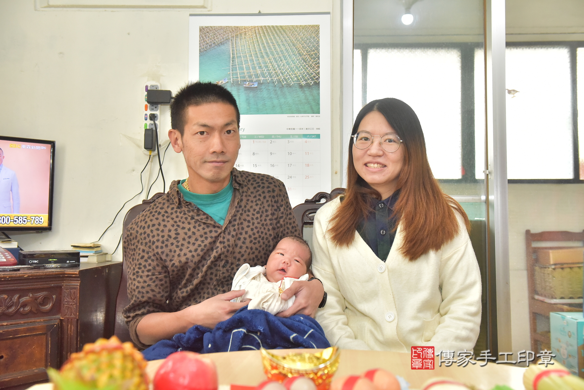 小云寶寶(台中市西區到府嬰兒小云寶寶滿月剃頭理髮、到府嬰兒剃胎毛儀式吉祥話)。到府剃頭剃胎毛主持、專業拍照、證書。★購買「臍帶章、肚臍章、胎毛筆刷印章」贈送：剃頭、收涎、抓周，三選一。2025.1.18，照片3