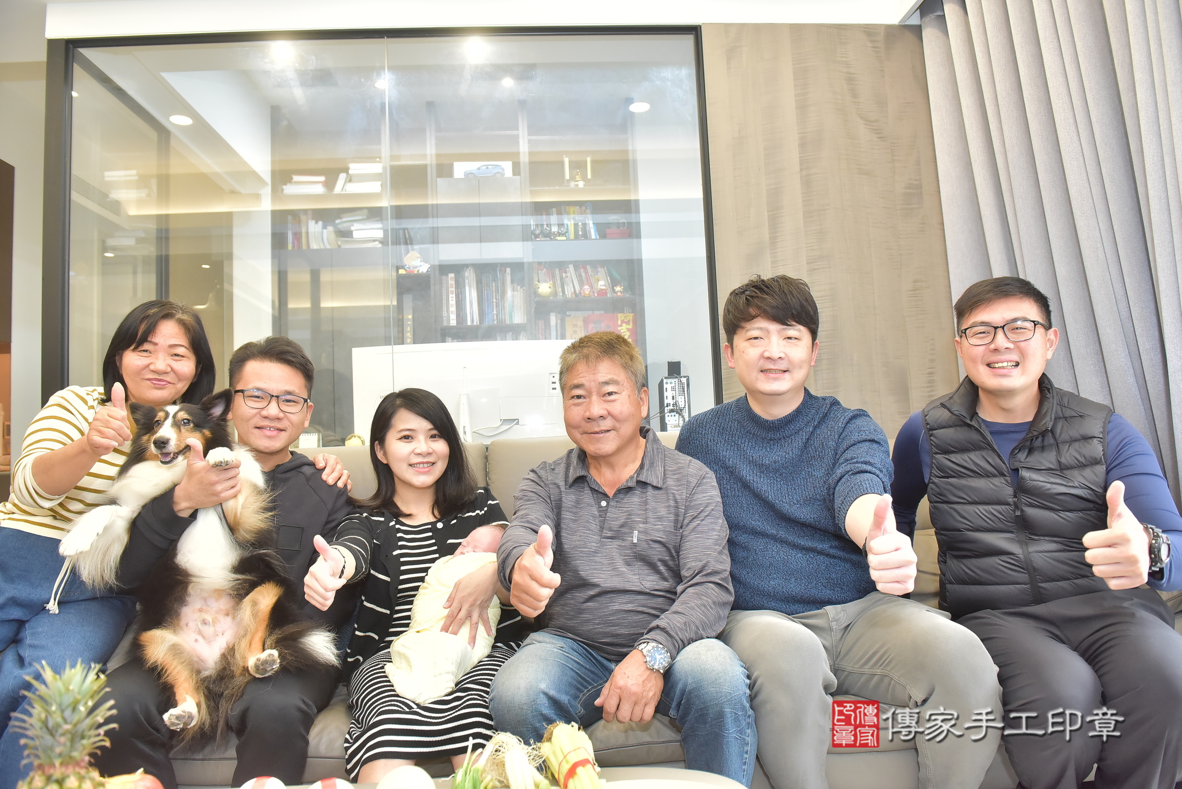 小硯寶寶(台中市北屯區到府嬰兒小硯寶寶滿月剃頭理髮、到府嬰兒剃胎毛儀式吉祥話)。到府剃頭剃胎毛主持、專業拍照、證書。★購買「臍帶章、肚臍章、胎毛筆刷印章」贈送：剃頭、收涎、抓周，三選一。2025.1.19，照片9