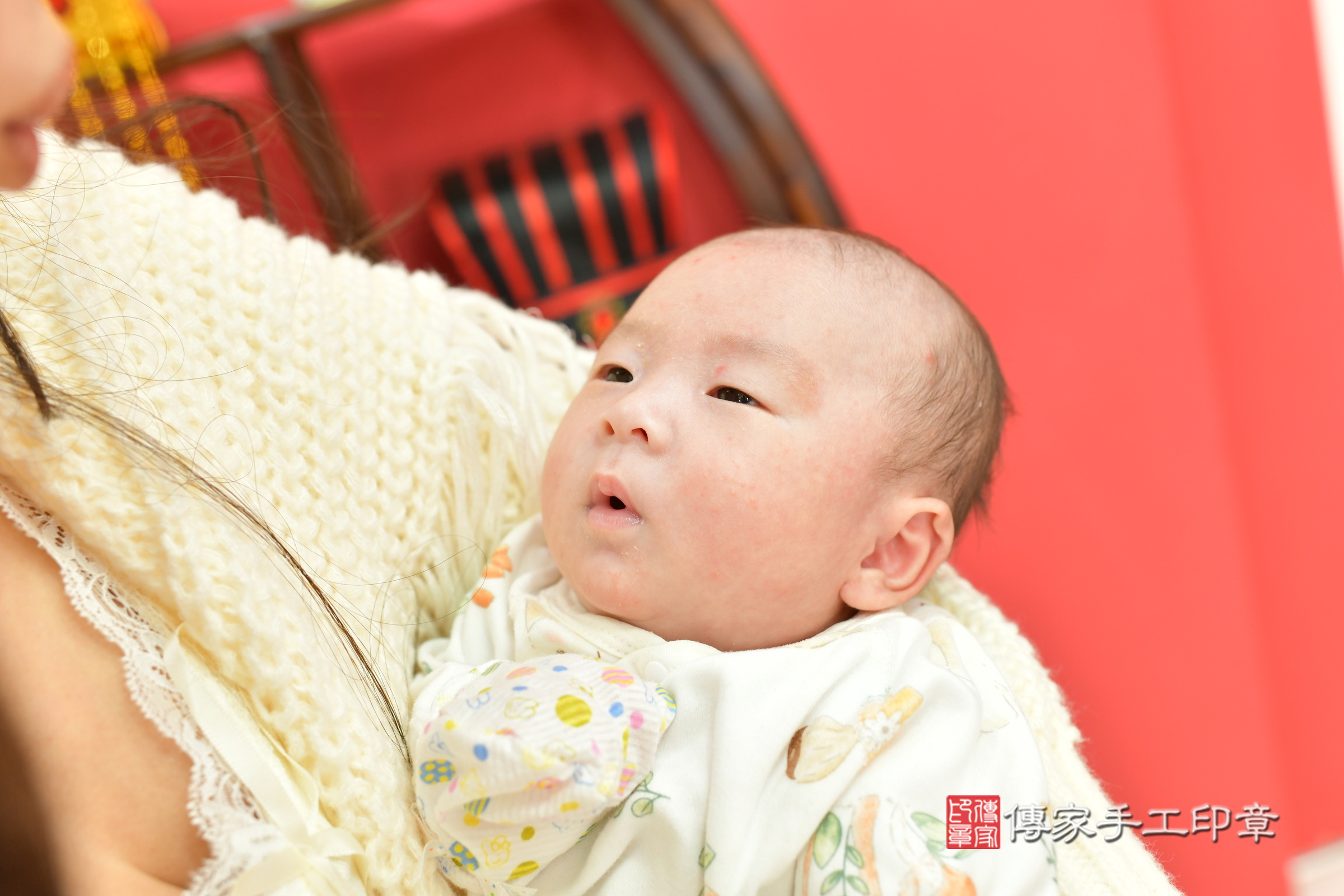 真真寶寶(台中市北區嬰兒寶寶滿月剃頭理髮、嬰兒剃胎毛儀式吉祥話)。中國風會場，爸媽寶貝穿「日中韓」古裝禮服。專業拍照、證書。★購買「臍帶章、肚臍章、胎毛筆刷印章」贈送：剃頭、收涎、抓周，三選一。2025.1.21，照片21