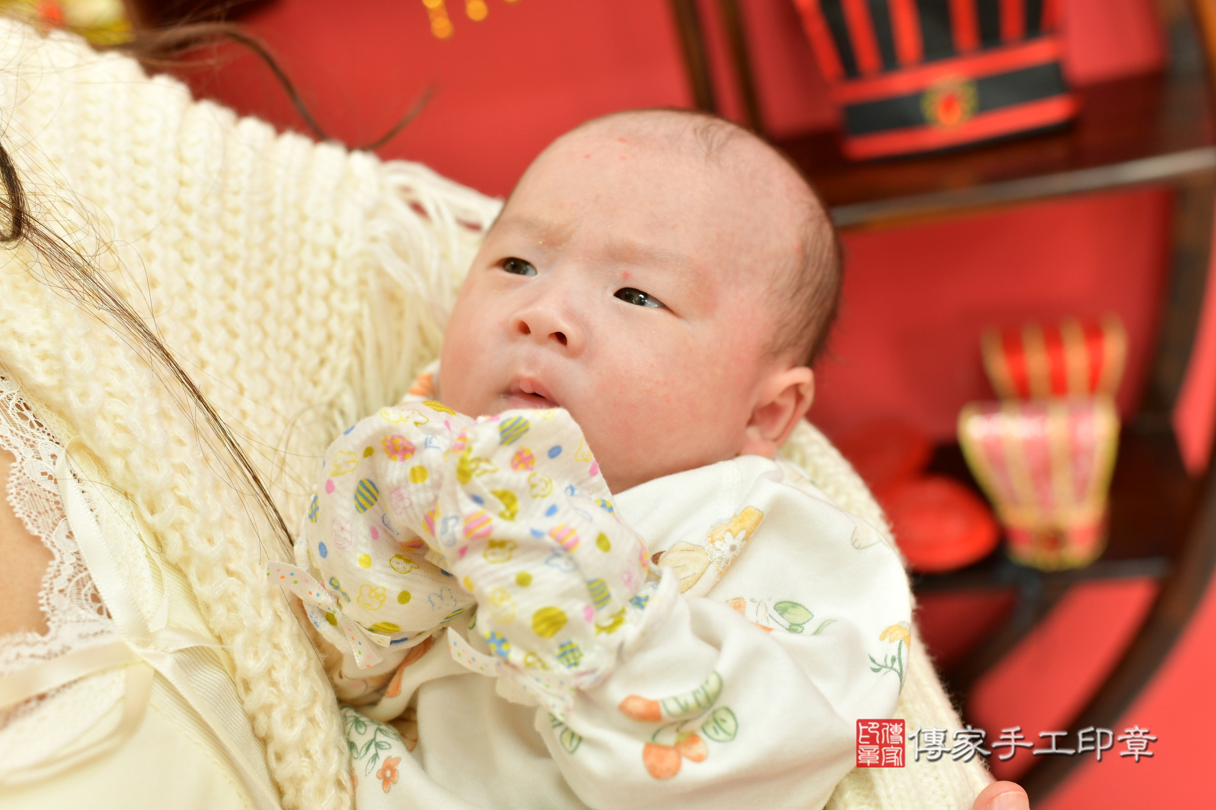 真真寶寶(台中市北區嬰兒寶寶滿月剃頭理髮、嬰兒剃胎毛儀式吉祥話)。中國風會場，爸媽寶貝穿「日中韓」古裝禮服。專業拍照、證書。★購買「臍帶章、肚臍章、胎毛筆刷印章」贈送：剃頭、收涎、抓周，三選一。2025.1.21，照片20