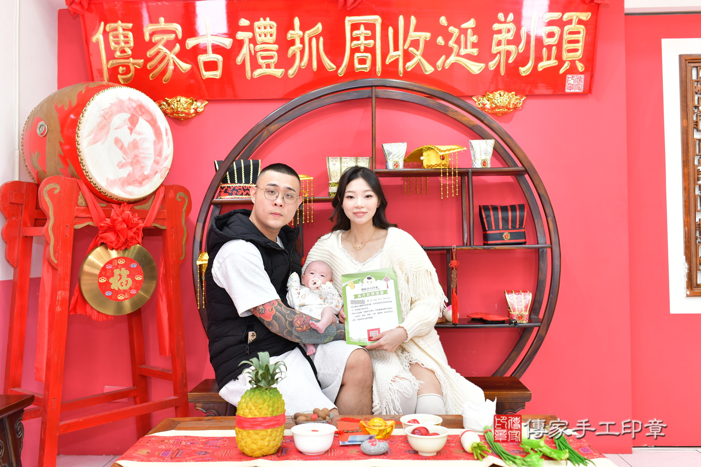 真真寶寶(台中市北區嬰兒寶寶滿月剃頭理髮、嬰兒剃胎毛儀式吉祥話)。中國風會場，爸媽寶貝穿「日中韓」古裝禮服。專業拍照、證書。★購買「臍帶章、肚臍章、胎毛筆刷印章」贈送：剃頭、收涎、抓周，三選一。2025.1.21，照片25