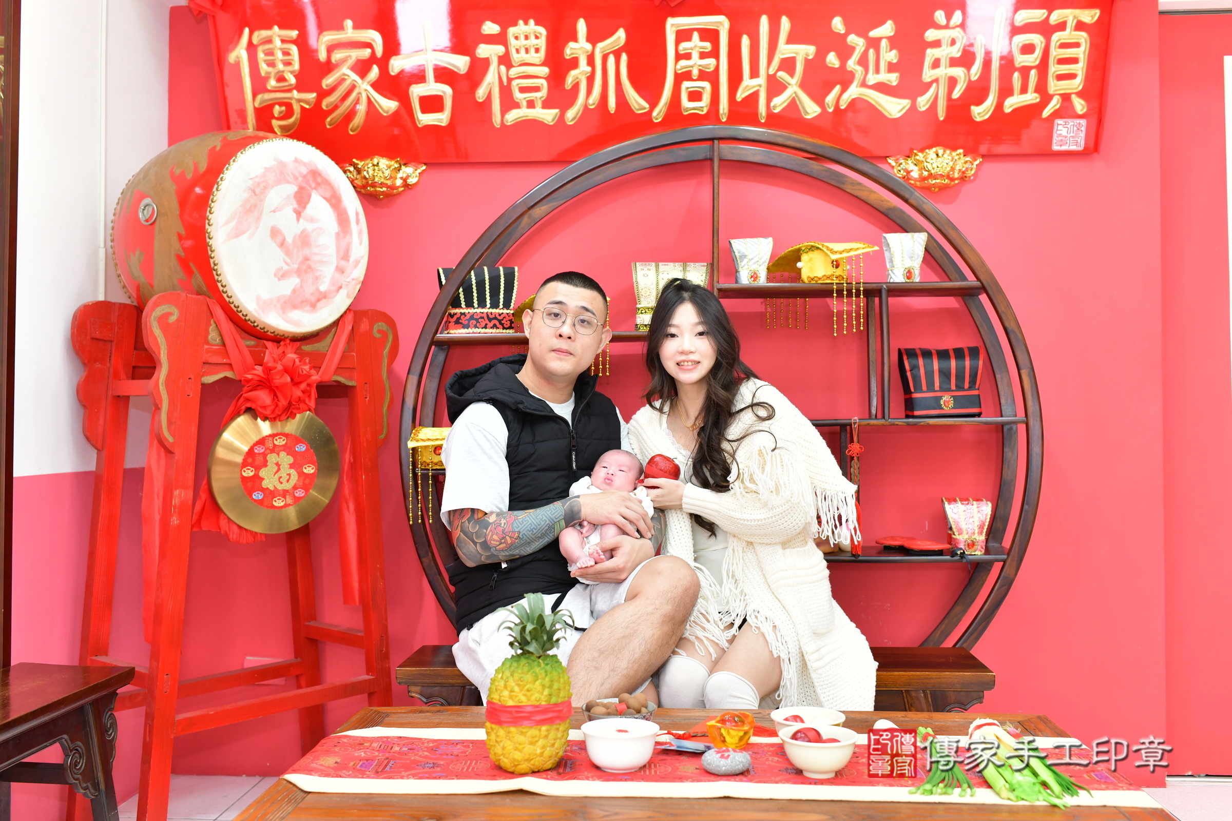 真真寶寶(台中市北區嬰兒寶寶滿月剃頭理髮、嬰兒剃胎毛儀式吉祥話)。中國風會場，爸媽寶貝穿「日中韓」古裝禮服。專業拍照、證書。★購買「臍帶章、肚臍章、胎毛筆刷印章」贈送：剃頭、收涎、抓周，三選一。2025.1.21，照片14