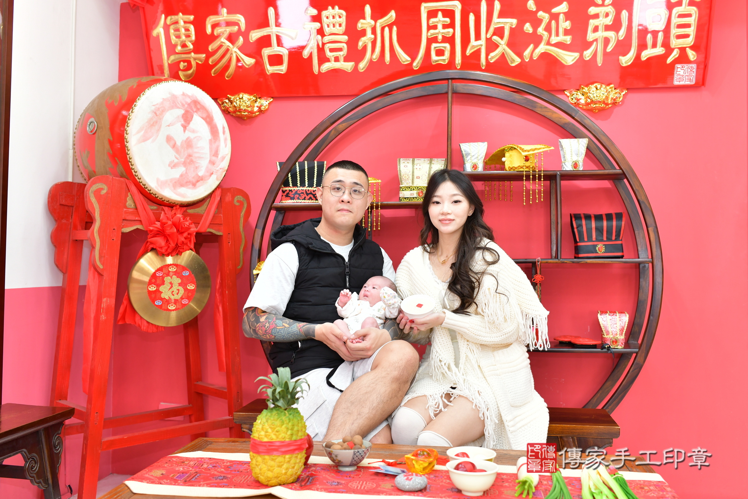 真真寶寶(台中市北區嬰兒寶寶滿月剃頭理髮、嬰兒剃胎毛儀式吉祥話)。中國風會場，爸媽寶貝穿「日中韓」古裝禮服。專業拍照、證書。★購買「臍帶章、肚臍章、胎毛筆刷印章」贈送：剃頭、收涎、抓周，三選一。2025.1.21，照片11