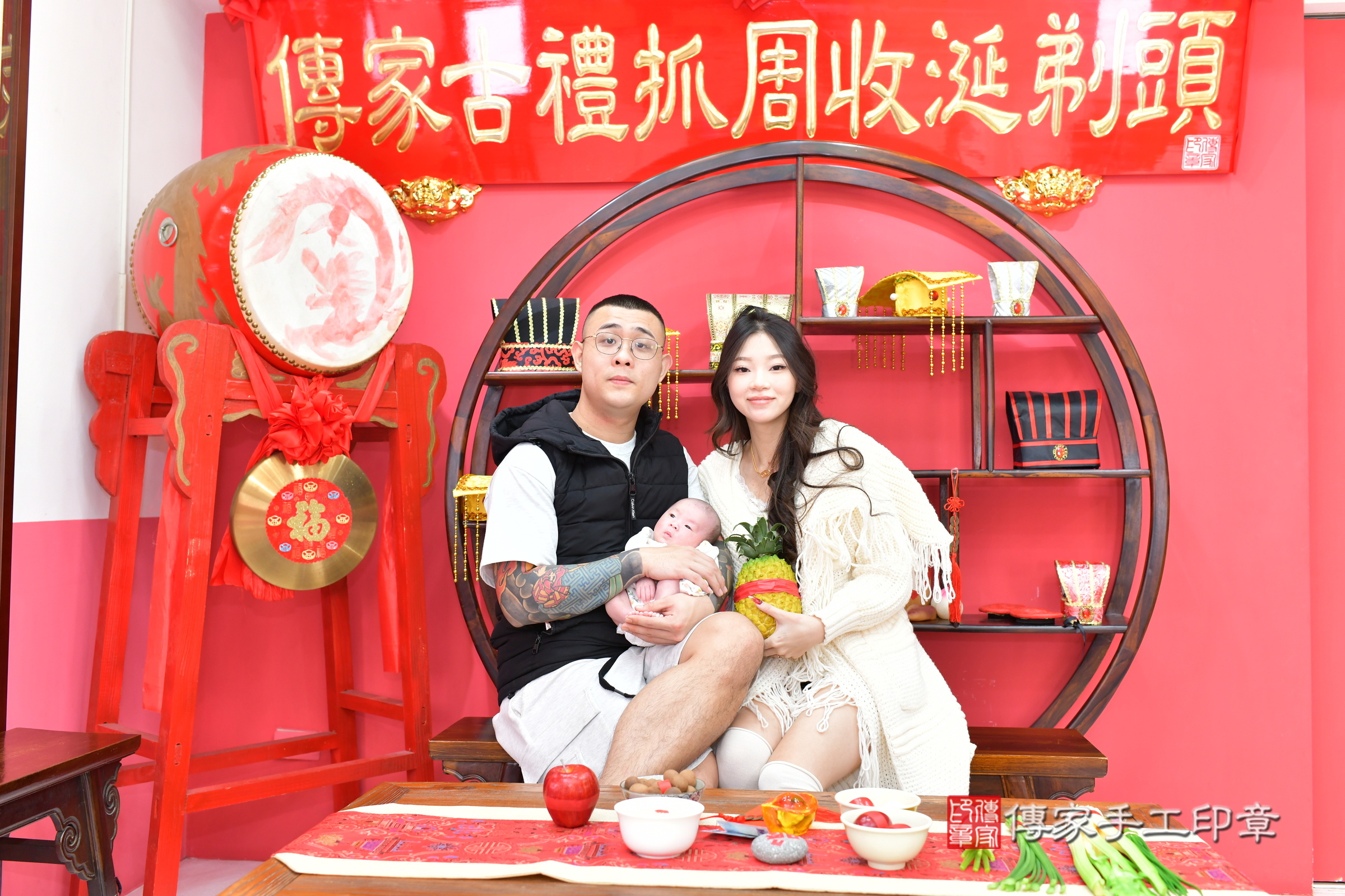 真真寶寶(台中市北區嬰兒寶寶滿月剃頭理髮、嬰兒剃胎毛儀式吉祥話)。中國風會場，爸媽寶貝穿「日中韓」古裝禮服。專業拍照、證書。★購買「臍帶章、肚臍章、胎毛筆刷印章」贈送：剃頭、收涎、抓周，三選一。2025.1.21，照片13
