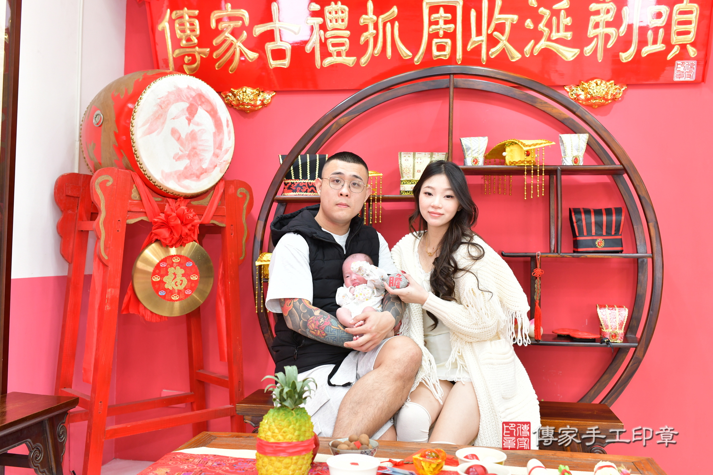真真寶寶(台中市北區嬰兒寶寶滿月剃頭理髮、嬰兒剃胎毛儀式吉祥話)。中國風會場，爸媽寶貝穿「日中韓」古裝禮服。專業拍照、證書。★購買「臍帶章、肚臍章、胎毛筆刷印章」贈送：剃頭、收涎、抓周，三選一。2025.1.21，照片10