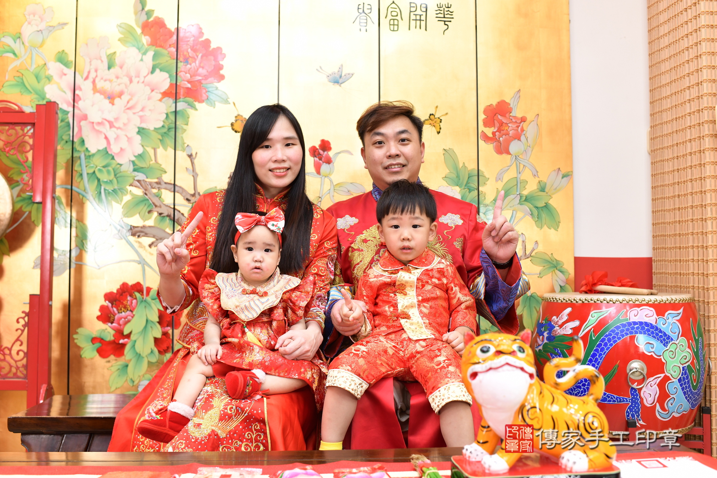 新北市永和區汝汝寶寶抓周推薦:傳家新北店抓周度脺中國風會場,嬰兒古禮抓周流程儀式吉祥話、抓周道具物品24種、拍照。抓周證書。2025.5.14,照片2 新北市永和區汝汝寶寶抓周推薦:傳家新北店抓周度脺中國風會場,嬰兒古禮抓周流程儀式吉祥話、抓周道具物品24種、拍照。抓周證書。2025.5.14,照片2