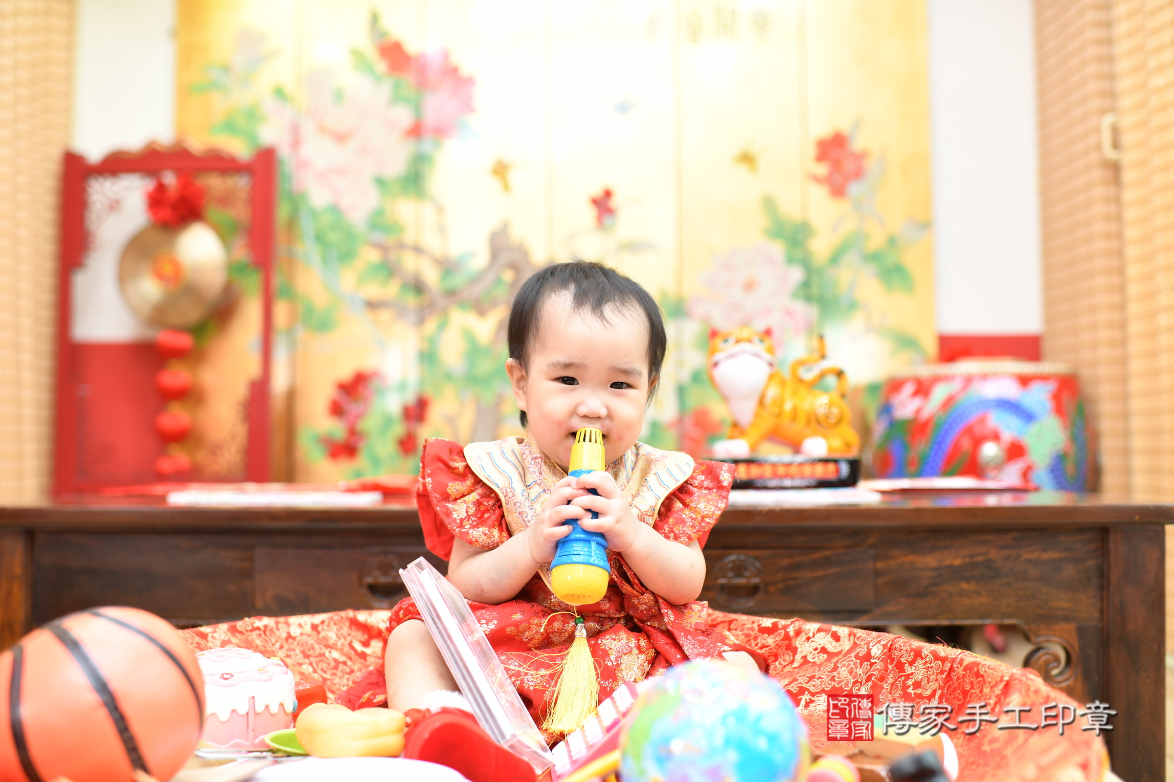 新北市永和區汝汝寶寶抓周推薦:傳家新北店抓周度脺中國風會場,嬰兒古禮抓周流程儀式吉祥話、抓周道具物品24種、拍照。抓周證書。2025.5.14,照片11 新北市永和區汝汝寶寶抓周推薦:傳家新北店抓周度脺中國風會場,嬰兒古禮抓周流程儀式吉祥話、抓周道具物品24種、拍照。抓周證書。2025.5.14,照片11