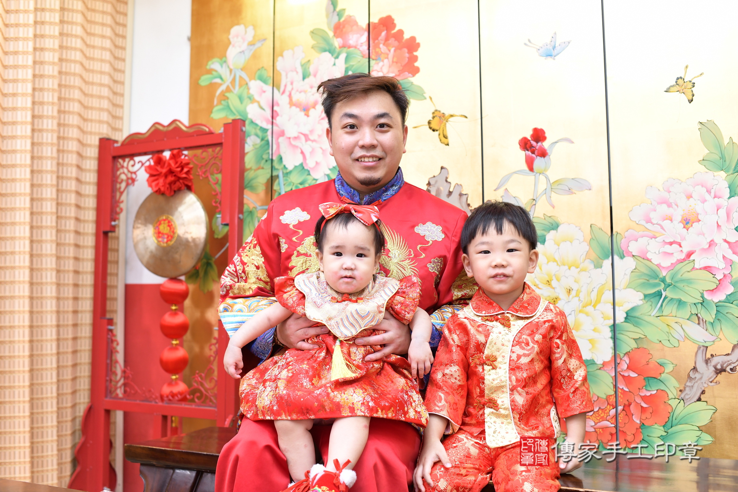 新北市永和區汝汝寶寶抓周推薦:傳家新北店抓周度脺中國風會場,嬰兒古禮抓周流程儀式吉祥話、抓周道具物品24種、拍照。抓周證書。2025.5.14,照片5 新北市永和區汝汝寶寶抓周推薦:傳家新北店抓周度脺中國風會場,嬰兒古禮抓周流程儀式吉祥話、抓周道具物品24種、拍照。抓周證書。2025.5.14,照片5