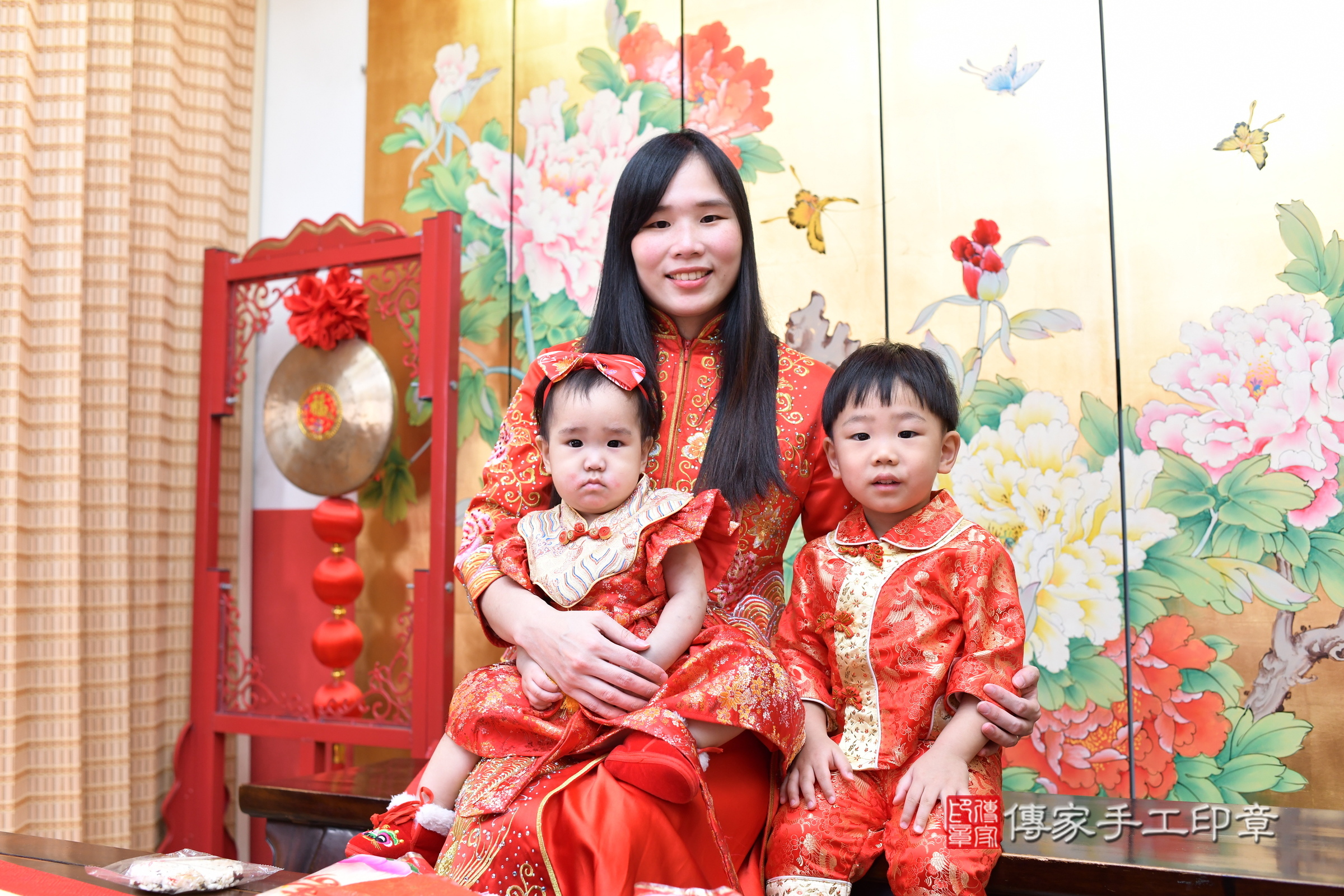 新北市永和區汝汝寶寶抓周推薦:傳家新北店抓周度脺中國風會場,嬰兒古禮抓周流程儀式吉祥話、抓周道具物品24種、拍照。抓周證書。2025.5.14,照片4 新北市永和區汝汝寶寶抓周推薦:傳家新北店抓周度脺中國風會場,嬰兒古禮抓周流程儀式吉祥話、抓周道具物品24種、拍照。抓周證書。2025.5.14,照片4