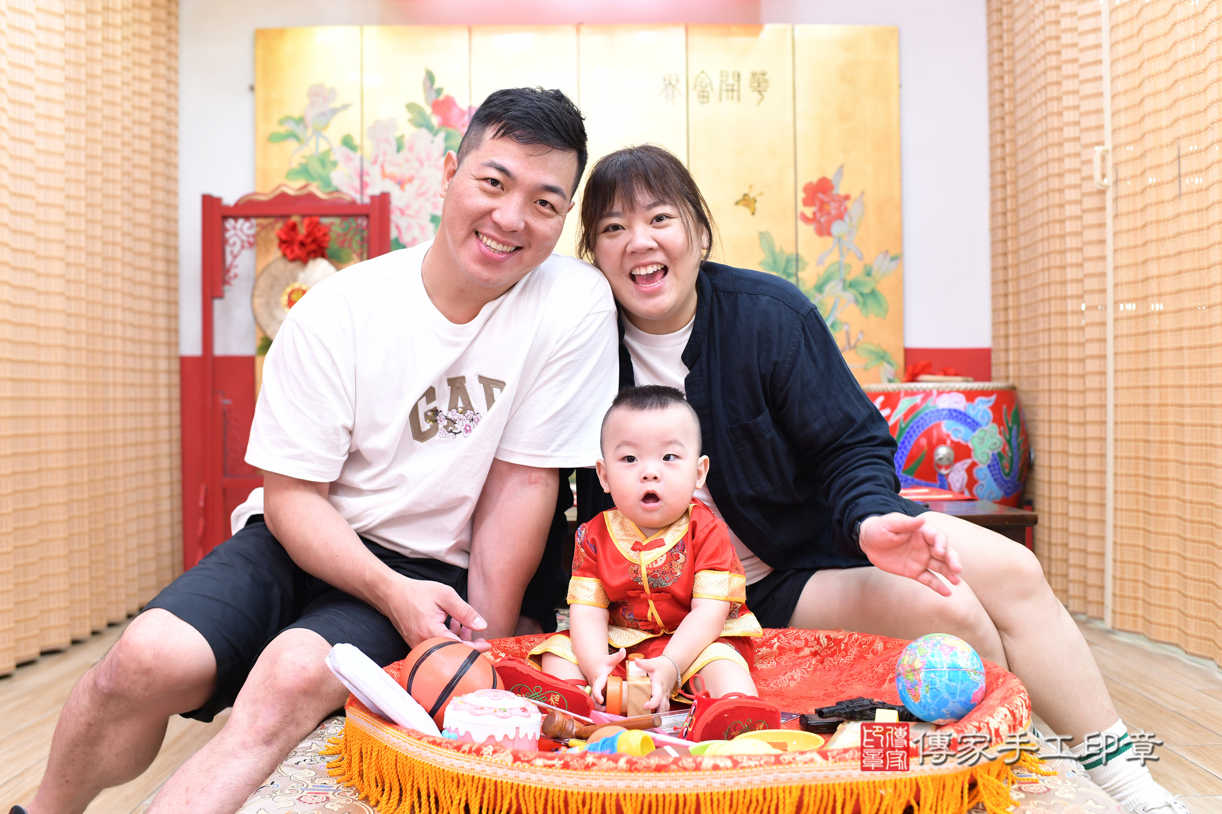 台北市大同區元元寶寶抓周推薦:傳家台北店抓周度脺中國風會場,嬰兒古禮抓周流程儀式吉祥話、抓周道具物品24種、拍照。抓周證書。2025.5.17,照片6 台北市大同區元元寶寶抓周推薦:傳家台北店抓周度脺中國風會場,嬰兒古禮抓周流程儀式吉祥話、抓周道具物品24種、拍照。抓周證書。2025.5.17,照片6