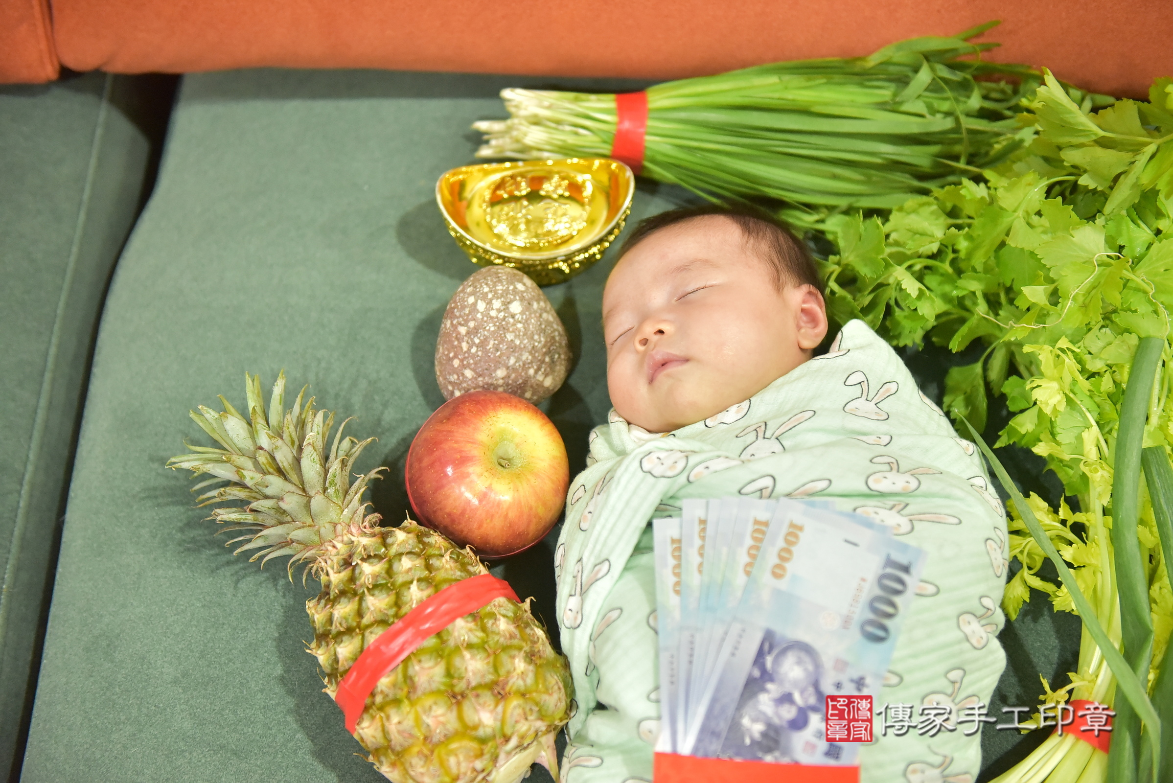 小婧寶寶(台中市大里區到府嬰兒小婧寶寶滿月剃頭理髮、到府嬰兒剃胎毛儀式吉祥話)。到府剃頭剃胎毛主持、專業拍照、證書。★購買「臍帶章、肚臍章、胎毛筆刷印章」贈送：剃頭、收涎、抓周，三選一。2025.1.22，照片8
