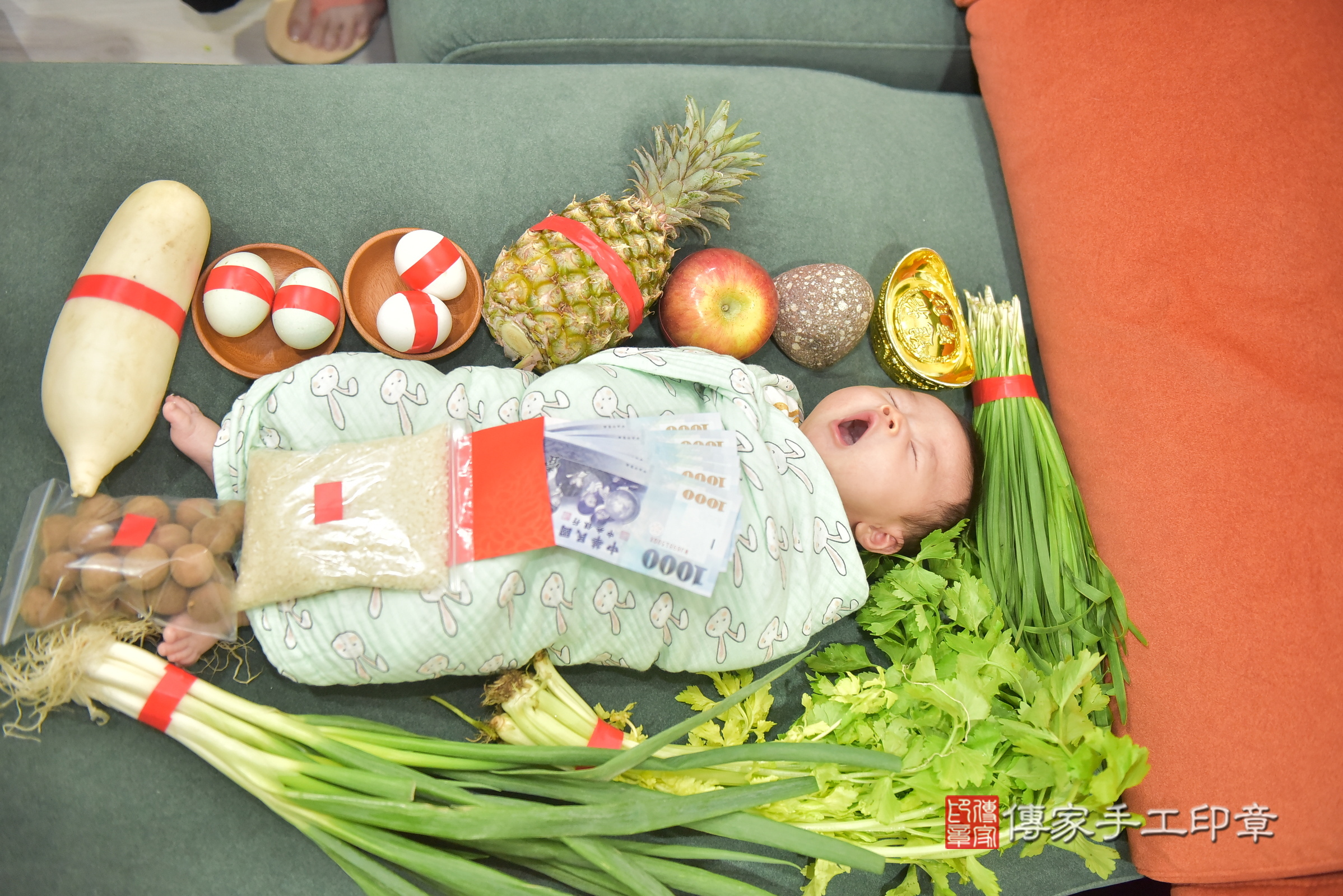 小婧寶寶(台中市大里區到府嬰兒小婧寶寶滿月剃頭理髮、到府嬰兒剃胎毛儀式吉祥話)。到府剃頭剃胎毛主持、專業拍照、證書。★購買「臍帶章、肚臍章、胎毛筆刷印章」贈送：剃頭、收涎、抓周，三選一。2025.1.22，照片9