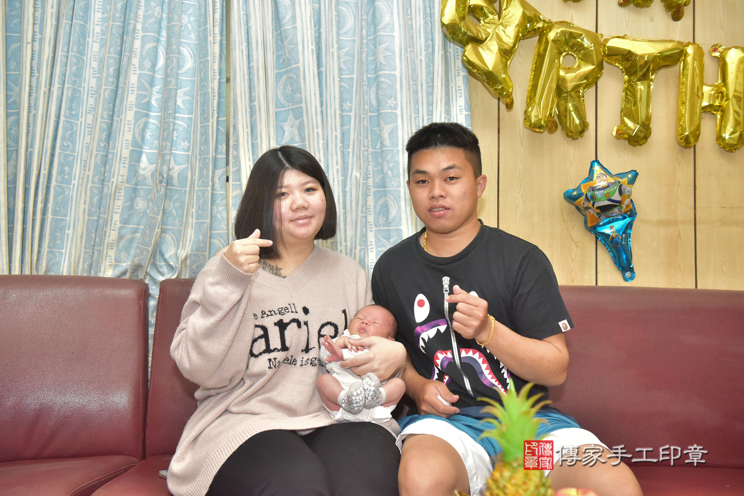宸宸寶寶(台中市龍井區到府嬰兒宸宸寶寶滿月剃頭理髮、到府嬰兒剃胎毛儀式吉祥話)。到府剃頭剃胎毛主持、專業拍照、證書。★購買「臍帶章、肚臍章、胎毛筆刷印章」贈送：剃頭、收涎、抓周，三選一。2025.2.12，照片1