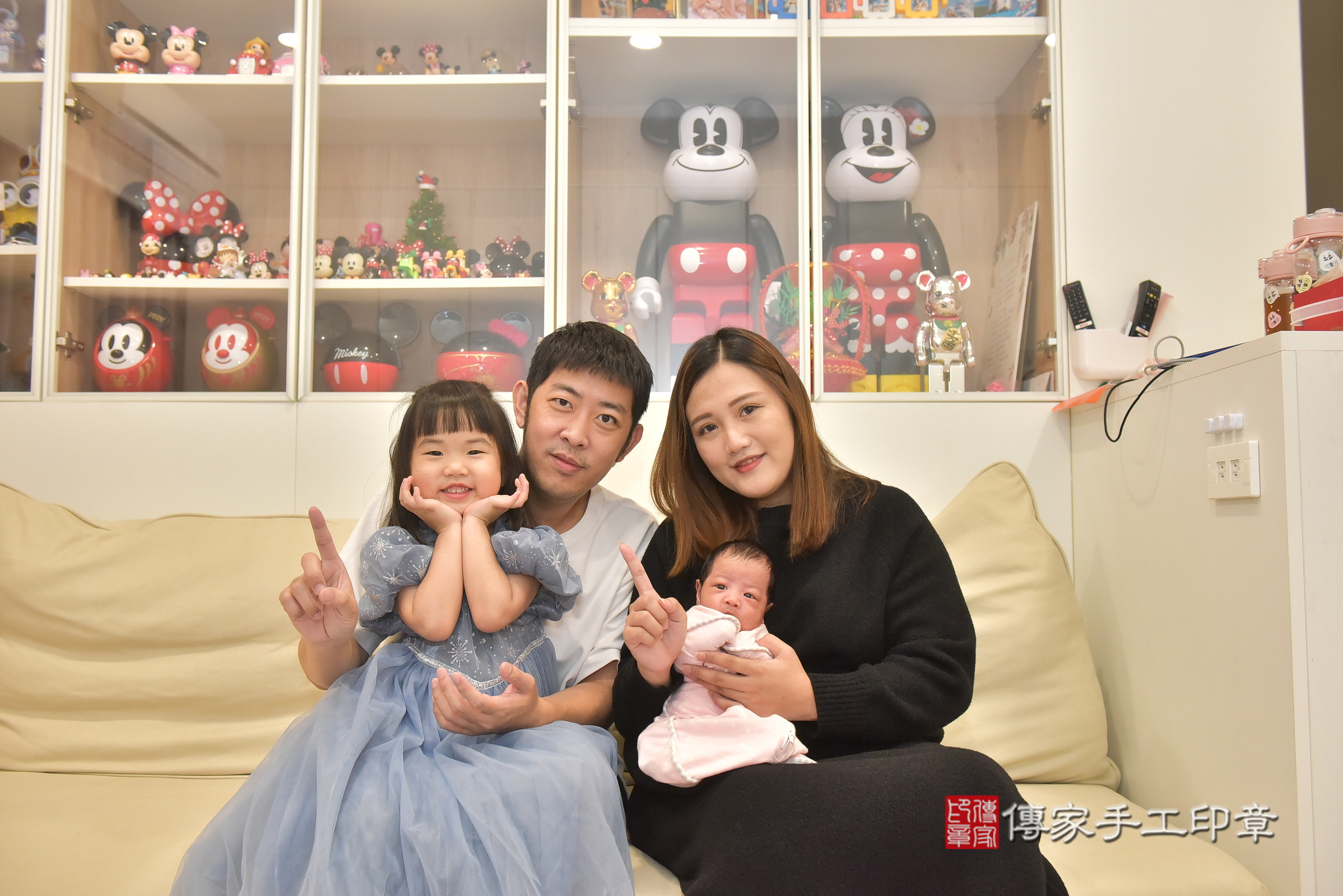 鈞鈞寶寶(台中市北屯區到府嬰兒鈞鈞寶寶滿月剃頭理髮、到府嬰兒剃胎毛儀式吉祥話)。到府剃頭剃胎毛主持、專業拍照、證書。★購買「臍帶章、肚臍章、胎毛筆刷印章」贈送：剃頭、收涎、抓周，三選一。2025.2.16，照片1