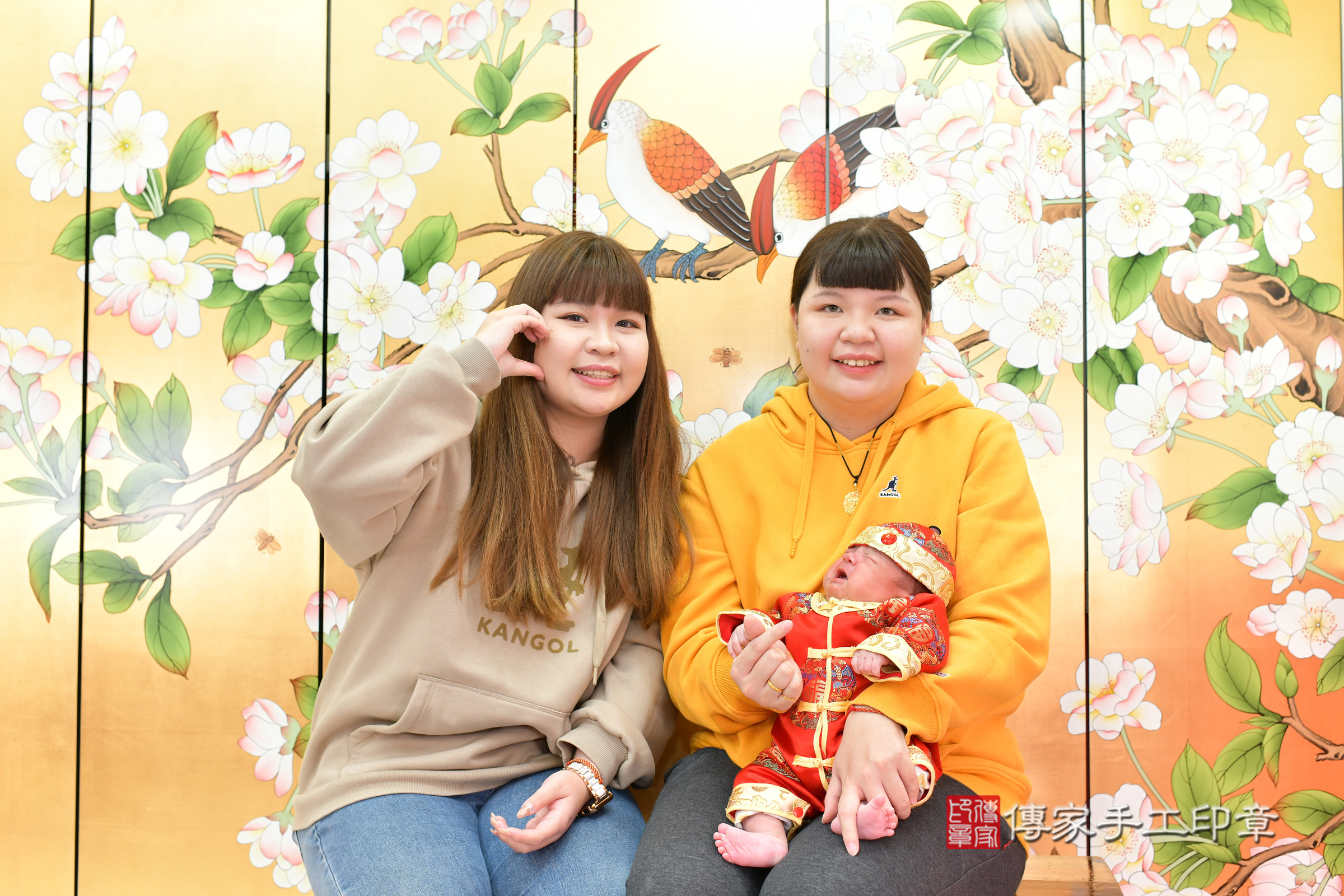 晨晨寶寶(台中市北區嬰兒寶寶滿月剃頭理髮、嬰兒剃胎毛儀式吉祥話)。中國風會場，爸媽寶貝穿「日中韓」古裝禮服。專業拍照、證書。★購買「臍帶章、肚臍章、胎毛筆刷印章」贈送：剃頭、收涎、抓周，三選一。2025.2.24，照片11