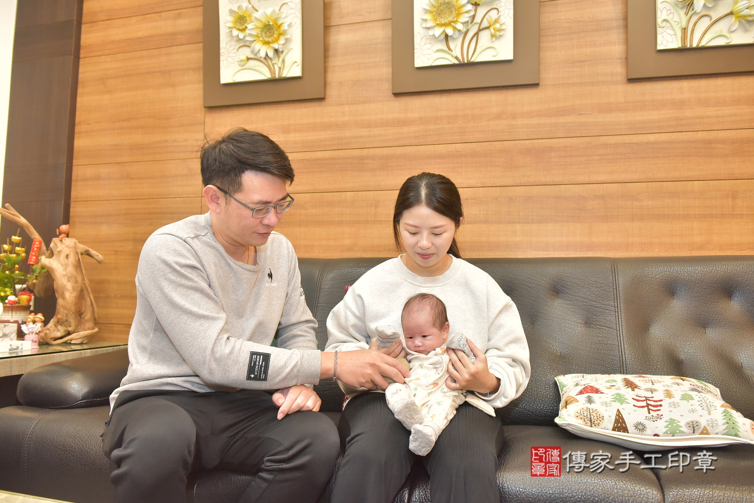 辰辰寶寶(彰化縣大城鄉到府嬰兒辰辰寶寶滿月剃頭理髮、到府嬰兒剃胎毛儀式吉祥話)。到府剃頭剃胎毛主持、專業拍照、證書。★購買「臍帶章、肚臍章、胎毛筆刷印章」贈送：剃頭、收涎、抓周，三選一。2025.2.25，照片12