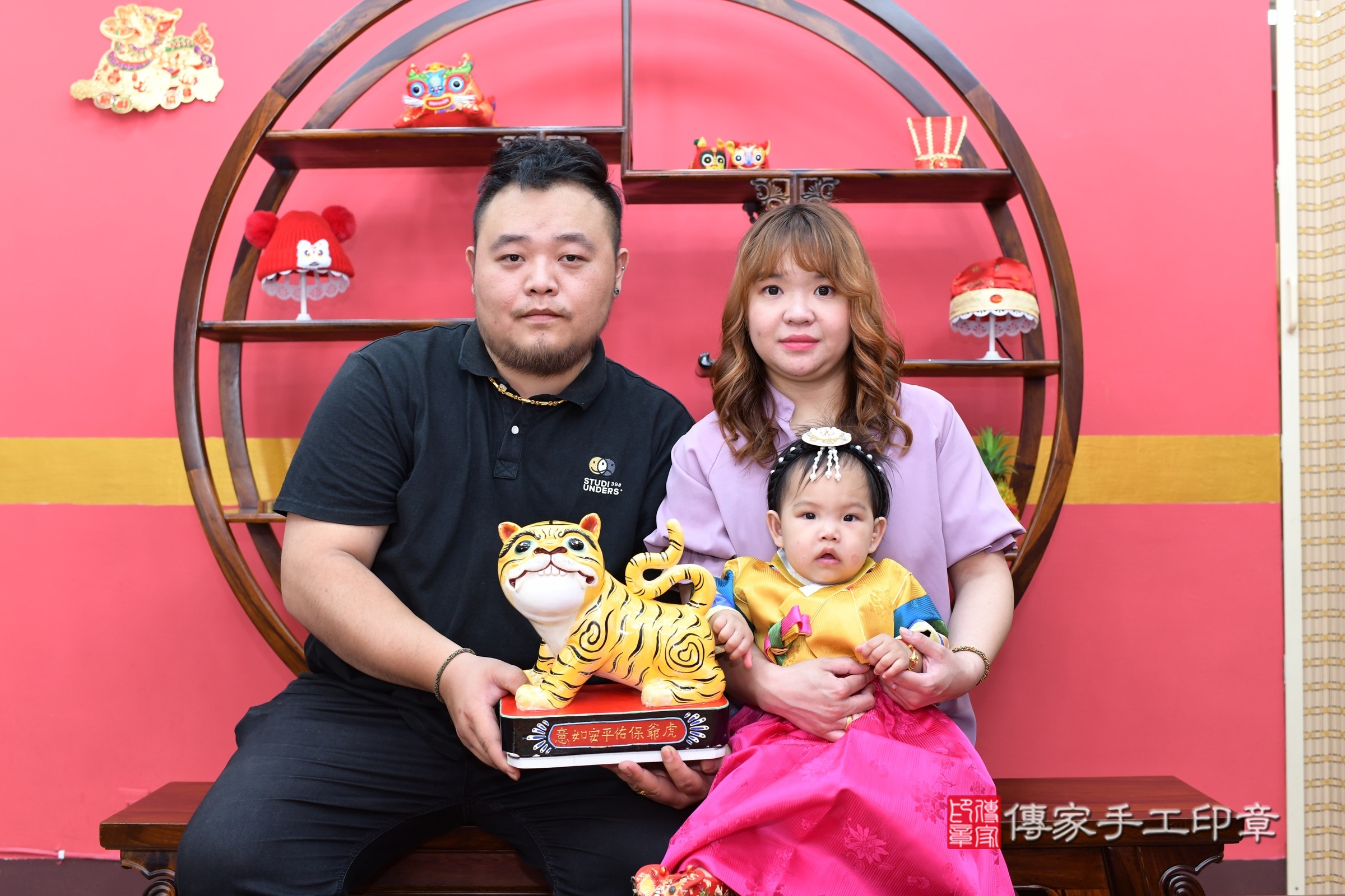 新北市永和區禎禎寶寶抓周推薦:傳家新北店抓周度脺中國風會場,嬰兒古禮抓周流程儀式吉祥話、抓周道具物品24種、拍照。抓周證書。2025.5.20,照片13 新北市永和區禎禎寶寶抓周推薦:傳家新北店抓周度脺中國風會場,嬰兒古禮抓周流程儀式吉祥話、抓周道具物品24種、拍照。抓周證書。2025.5.20,照片13