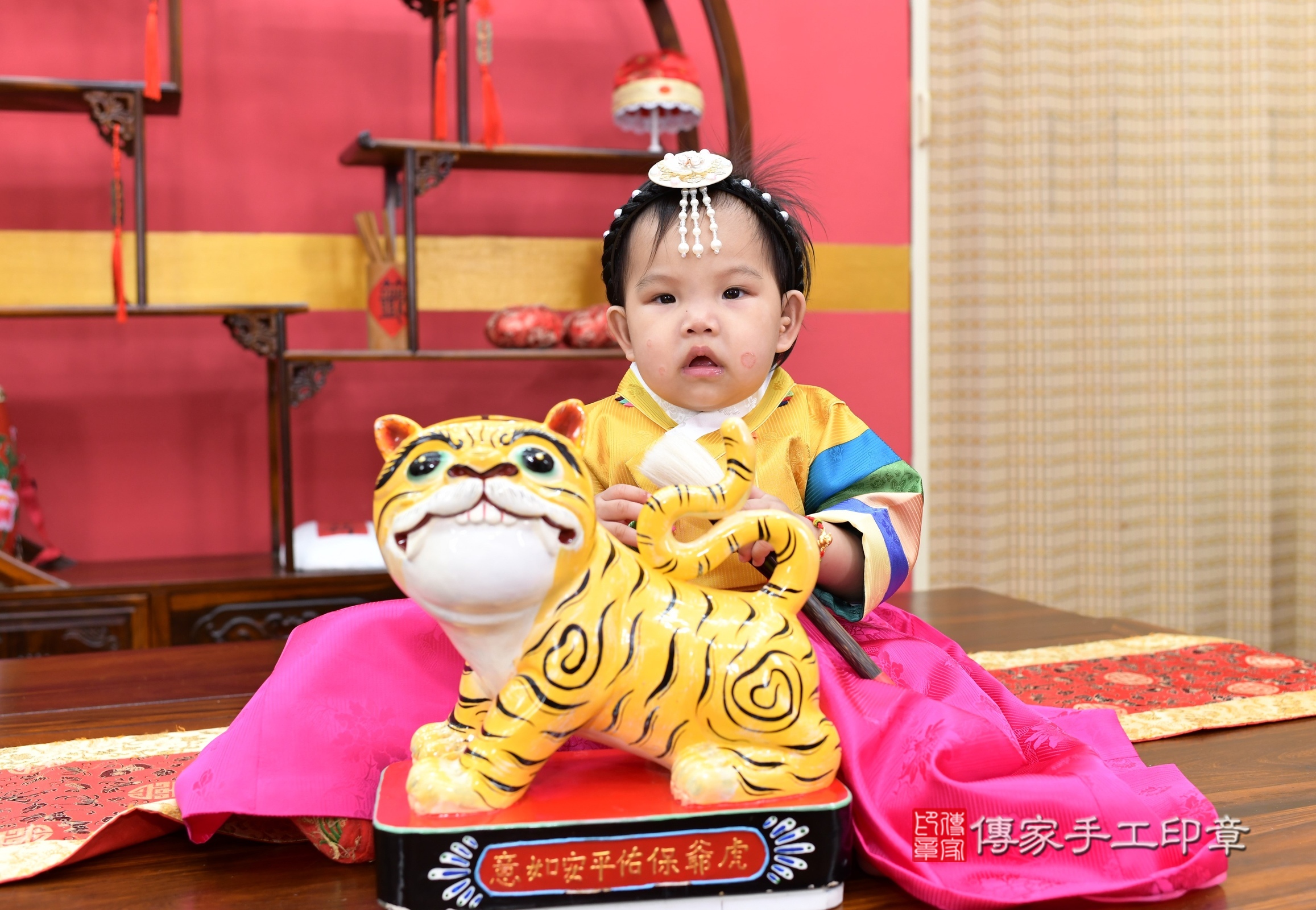 新北市永和區禎禎寶寶抓周推薦:傳家新北店抓周度脺中國風會場,嬰兒古禮抓周流程儀式吉祥話、抓周道具物品24種、拍照。抓周證書。2025.5.20,照片14 新北市永和區禎禎寶寶抓周推薦:傳家新北店抓周度脺中國風會場,嬰兒古禮抓周流程儀式吉祥話、抓周道具物品24種、拍照。抓周證書。2025.5.20,照片14