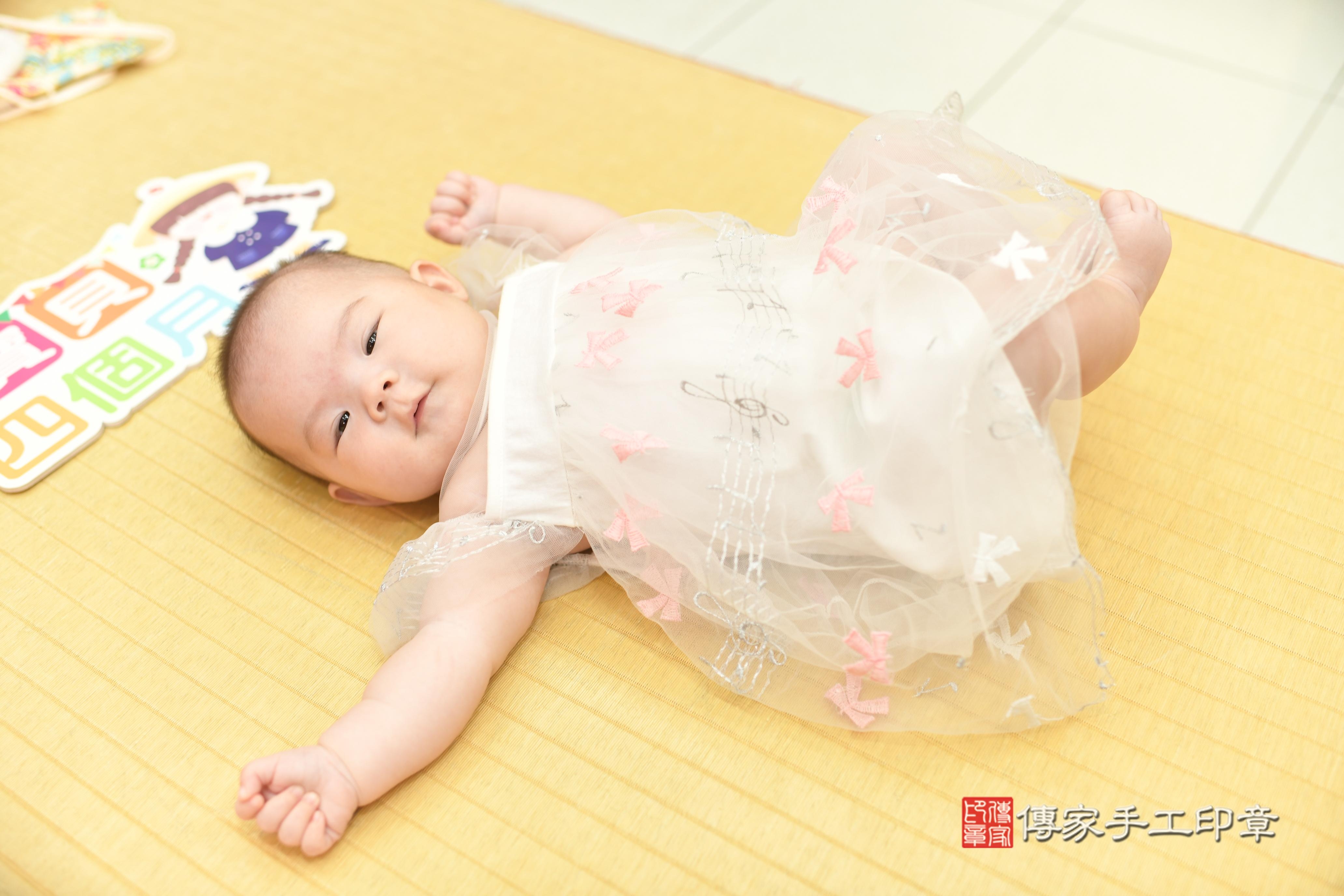 傳家手工印章高雄店、抓周、度脺、中國風會場、傳家嬰兒古禮、吉祥話、抓周道具物品24種、拍照。抓周證書。寶寶抓周、滿周歲、生日快樂、祝福 傳家手工印章高雄店、抓周、度脺、中國風會場、傳家嬰兒古禮、吉祥話、抓周道具物品24種、拍照。抓周證書。寶寶抓周、滿周歲、生日快樂、祝福