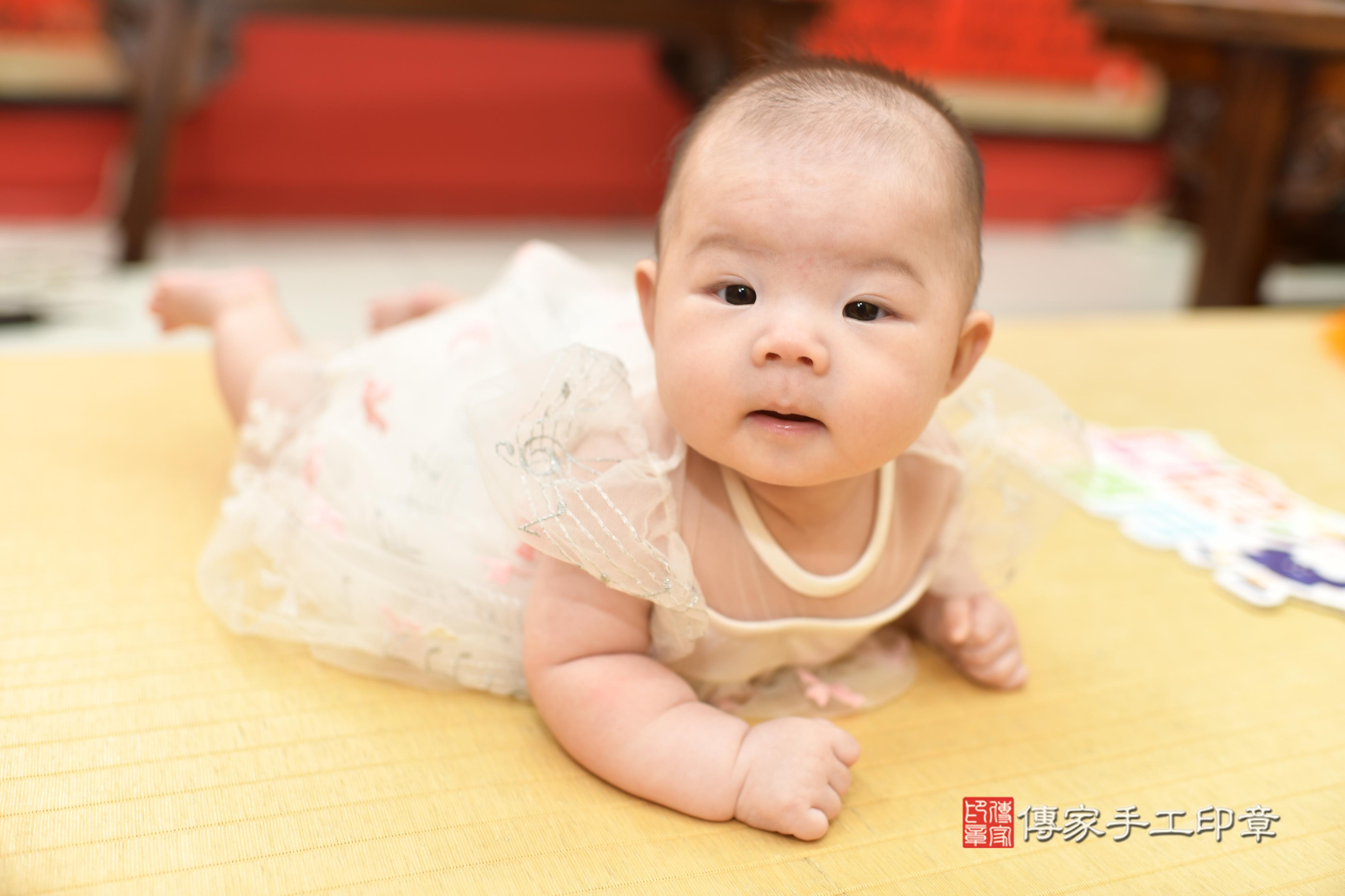 傳家手工印章高雄店、抓周、度脺、中國風會場、傳家嬰兒古禮、吉祥話、抓周道具物品24種、拍照。抓周證書。寶寶抓周、滿周歲、生日快樂、祝福 傳家手工印章高雄店、抓周、度脺、中國風會場、傳家嬰兒古禮、吉祥話、抓周道具物品24種、拍照。抓周證書。寶寶抓周、滿周歲、生日快樂、祝福