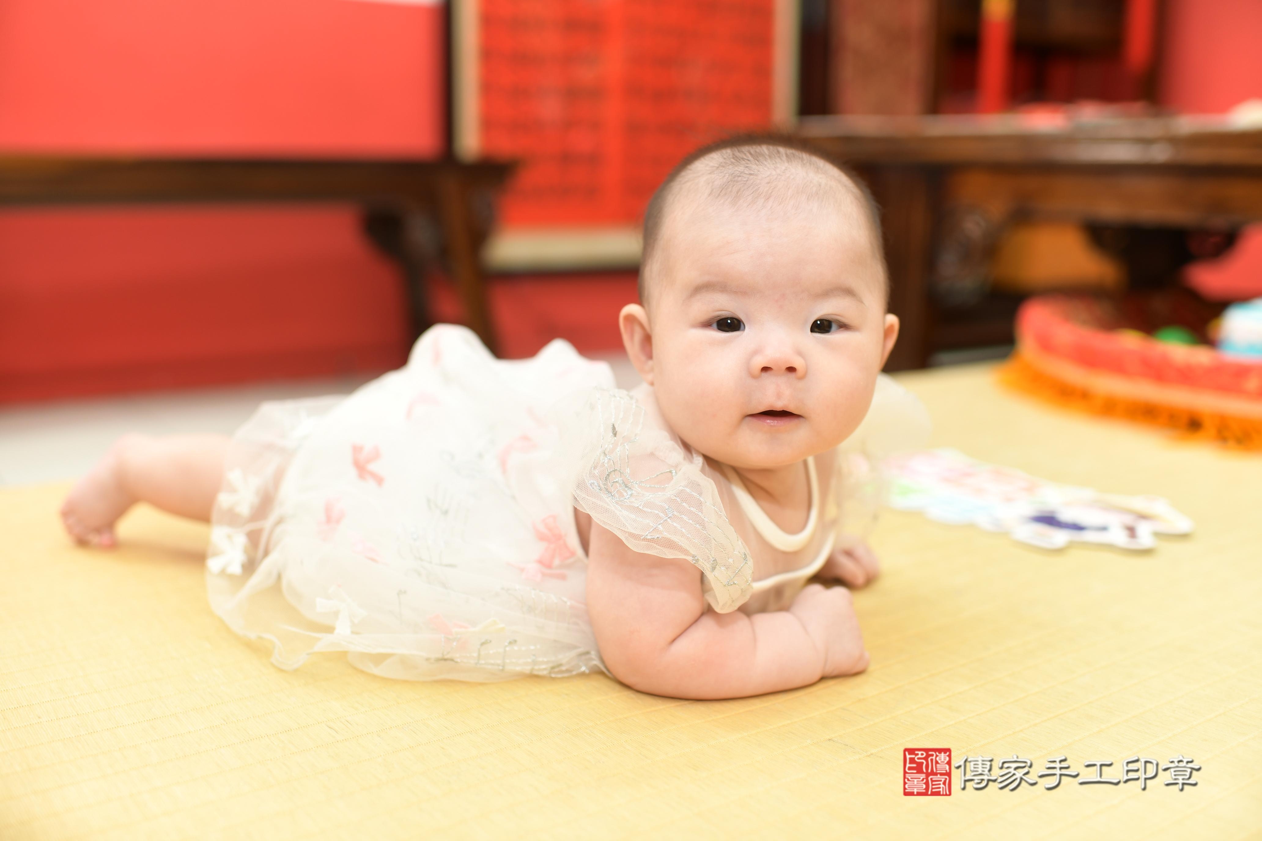 傳家手工印章高雄店、抓周、度脺、中國風會場、傳家嬰兒古禮、吉祥話、抓周道具物品24種、拍照。抓周證書。寶寶抓周、滿周歲、生日快樂、祝福 傳家手工印章高雄店、抓周、度脺、中國風會場、傳家嬰兒古禮、吉祥話、抓周道具物品24種、拍照。抓周證書。寶寶抓周、滿周歲、生日快樂、祝福