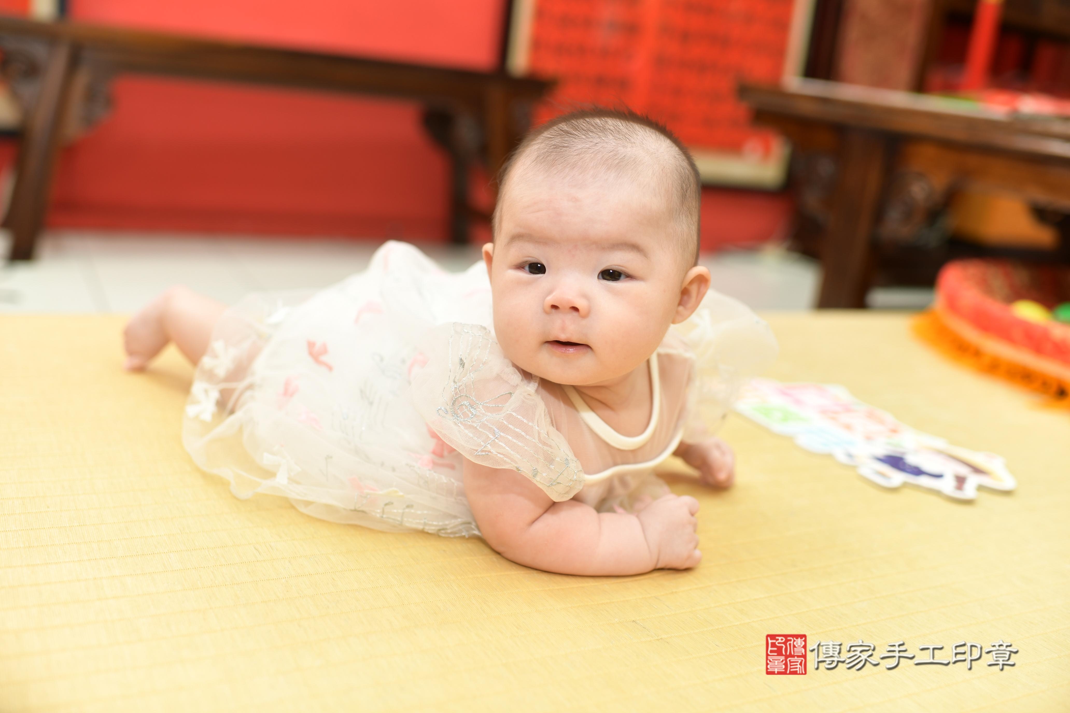 傳家手工印章高雄店、抓周、度脺、中國風會場、傳家嬰兒古禮、吉祥話、抓周道具物品24種、拍照。抓周證書。寶寶抓周、滿周歲、生日快樂、祝福 傳家手工印章高雄店、抓周、度脺、中國風會場、傳家嬰兒古禮、吉祥話、抓周道具物品24種、拍照。抓周證書。寶寶抓周、滿周歲、生日快樂、祝福