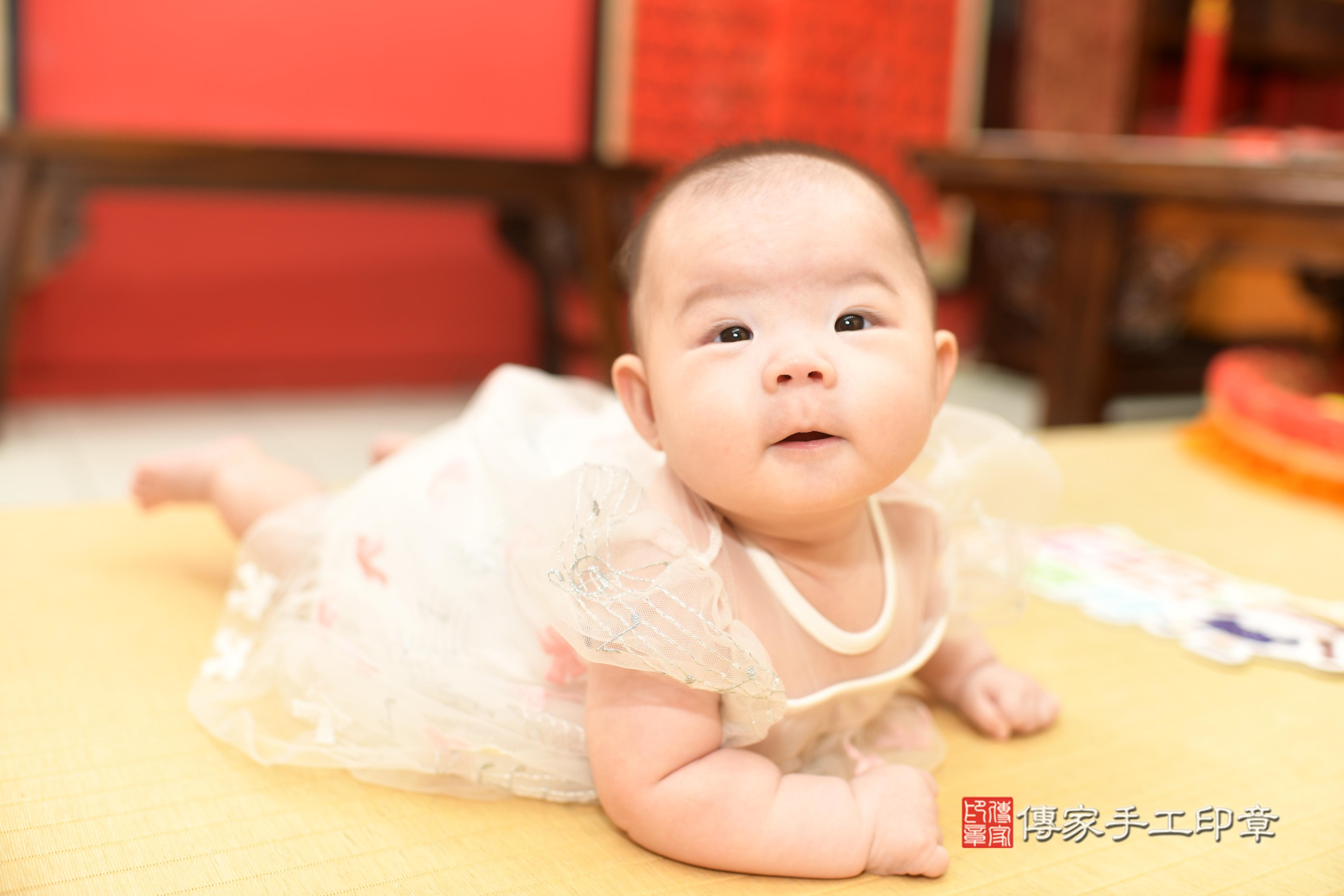 傳家手工印章高雄店、抓周、度脺、中國風會場、傳家嬰兒古禮、吉祥話、抓周道具物品24種、拍照。抓周證書。寶寶抓周、滿周歲、生日快樂、祝福 傳家手工印章高雄店、抓周、度脺、中國風會場、傳家嬰兒古禮、吉祥話、抓周道具物品24種、拍照。抓周證書。寶寶抓周、滿周歲、生日快樂、祝福