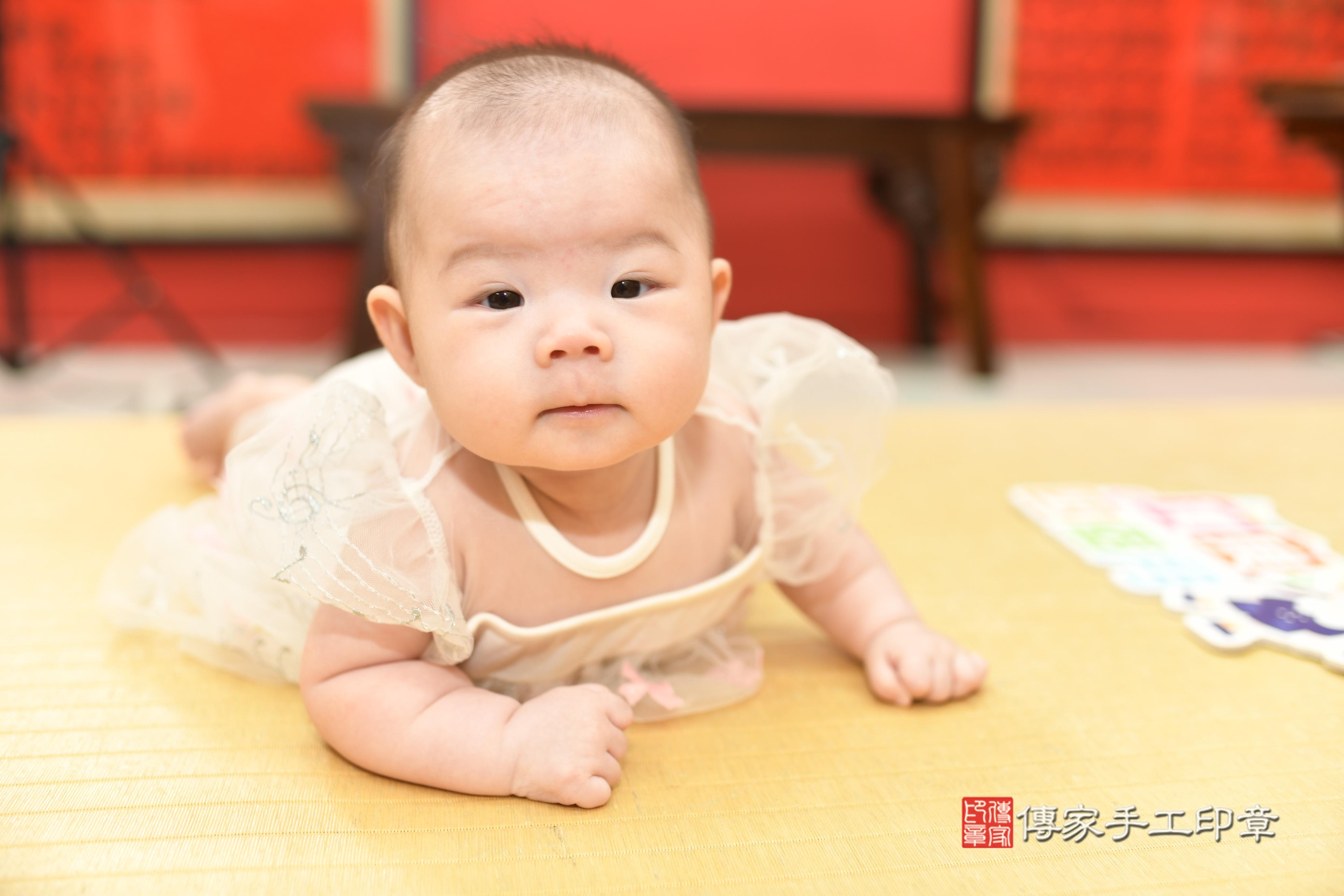 傳家手工印章高雄店、抓周、度脺、中國風會場、傳家嬰兒古禮、吉祥話、抓周道具物品24種、拍照。抓周證書。寶寶抓周、滿周歲、生日快樂、祝福 傳家手工印章高雄店、抓周、度脺、中國風會場、傳家嬰兒古禮、吉祥話、抓周道具物品24種、拍照。抓周證書。寶寶抓周、滿周歲、生日快樂、祝福