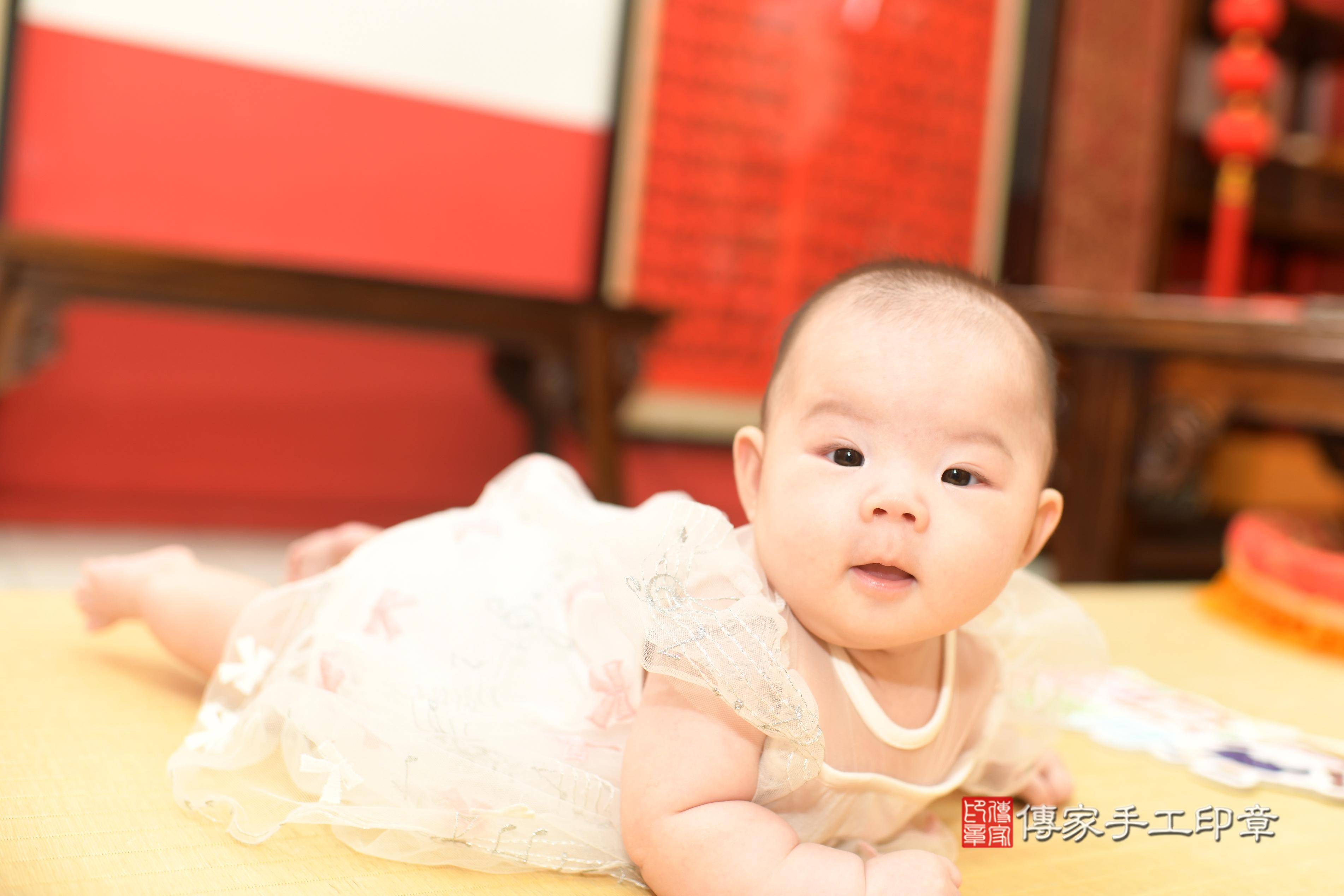 傳家手工印章高雄店、抓周、度脺、中國風會場、傳家嬰兒古禮、吉祥話、抓周道具物品24種、拍照。抓周證書。寶寶抓周、滿周歲、生日快樂、祝福 傳家手工印章高雄店、抓周、度脺、中國風會場、傳家嬰兒古禮、吉祥話、抓周道具物品24種、拍照。抓周證書。寶寶抓周、滿周歲、生日快樂、祝福