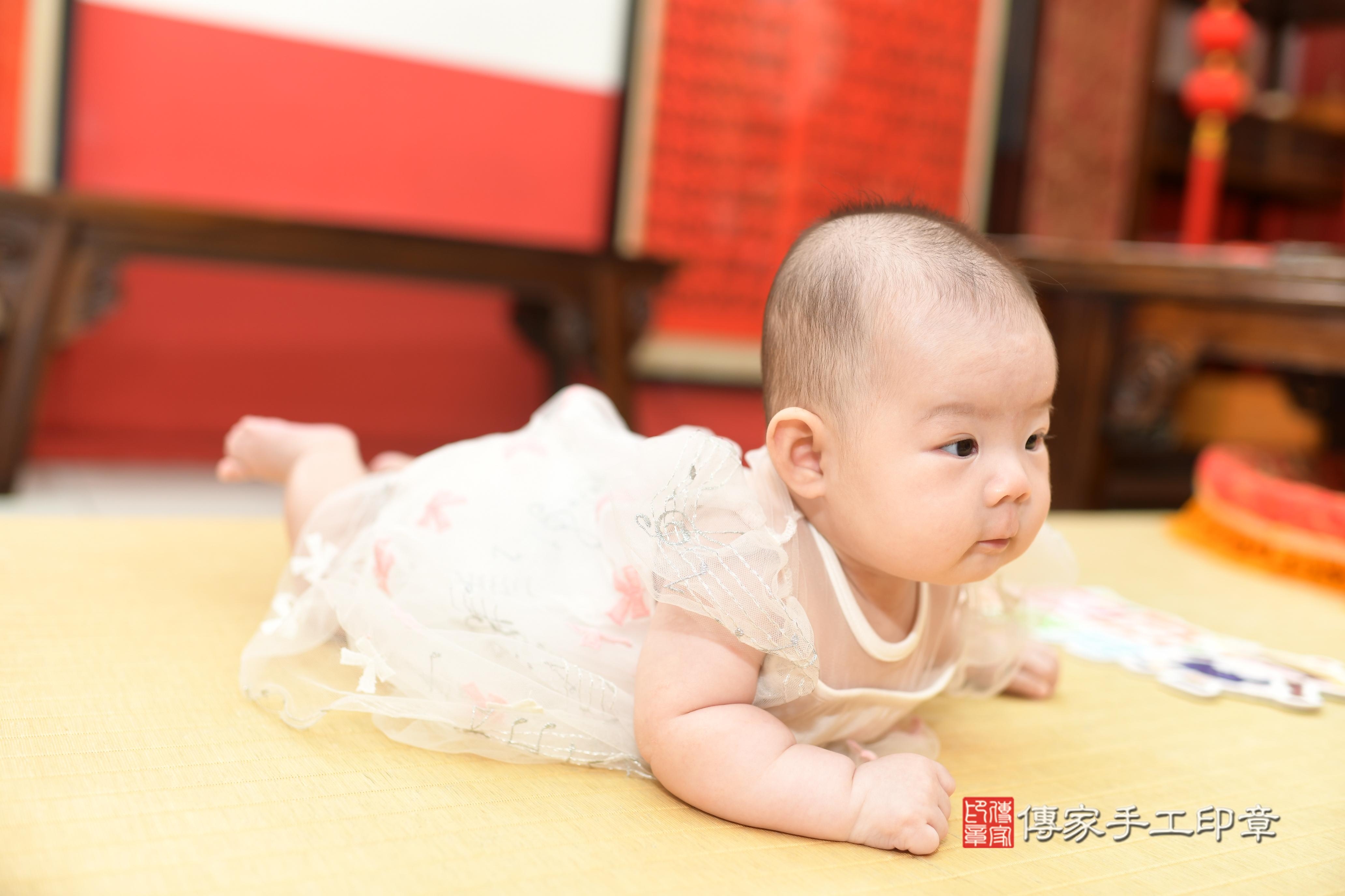 傳家手工印章高雄店、抓周、度脺、中國風會場、傳家嬰兒古禮、吉祥話、抓周道具物品24種、拍照。抓周證書。寶寶抓周、滿周歲、生日快樂、祝福 傳家手工印章高雄店、抓周、度脺、中國風會場、傳家嬰兒古禮、吉祥話、抓周道具物品24種、拍照。抓周證書。寶寶抓周、滿周歲、生日快樂、祝福