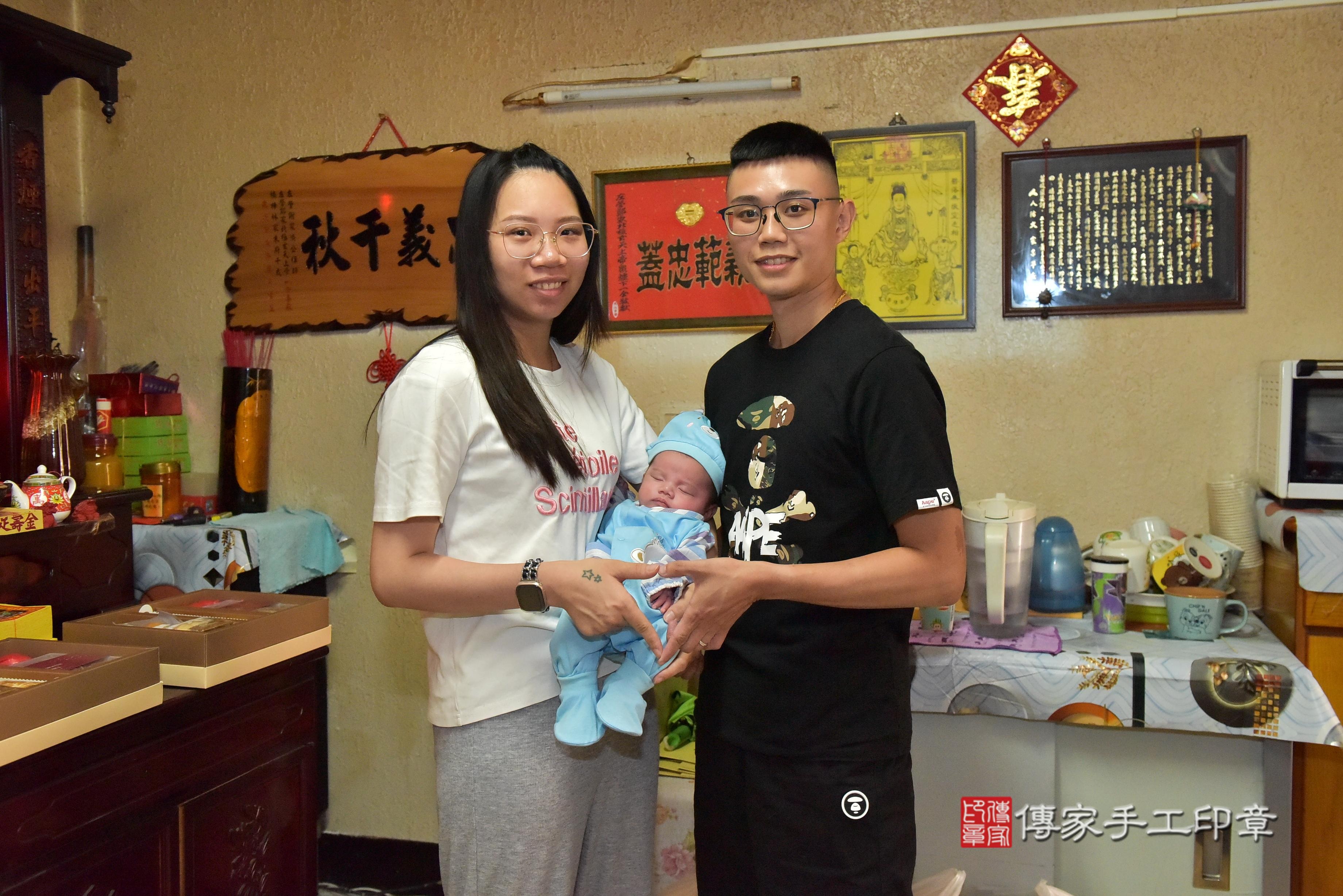 傳家手工印章高雄店、抓周、度脺、中國風會場、傳家嬰兒古禮、吉祥話、抓周道具物品24種、拍照。抓周證書。寶寶抓周、滿周歲、生日快樂、祝福