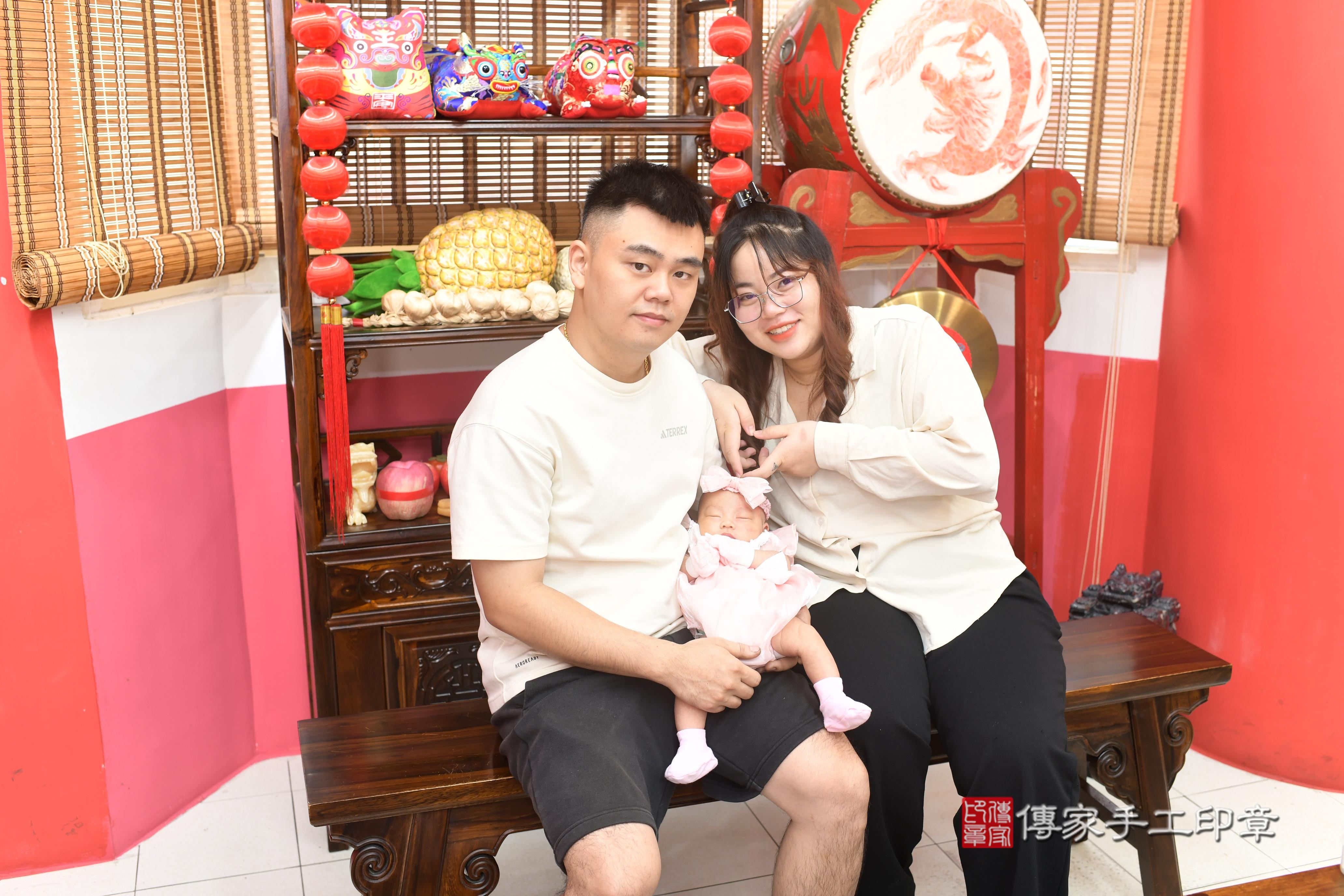 傳家手工印章高雄店、抓周、度脺、中國風會場、傳家嬰兒古禮、吉祥話、抓周道具物品24種、拍照。抓周證書。寶寶抓周、滿周歲、生日快樂、祝福