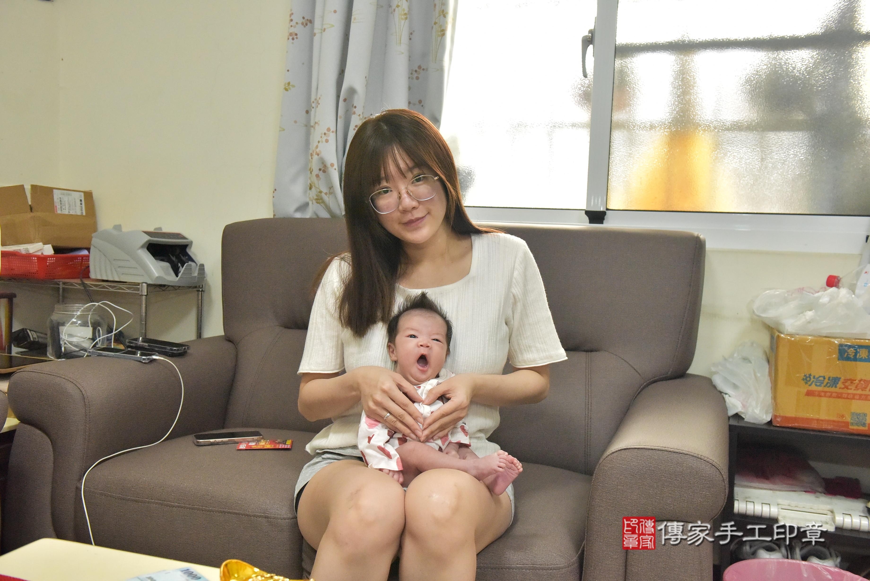 傳家手工印章高雄店、抓周、度脺、中國風會場、傳家嬰兒古禮、吉祥話、抓周道具物品24種、拍照。抓周證書。寶寶抓周、滿周歲、生日快樂、祝福 傳家手工印章高雄店、抓周、度脺、中國風會場、傳家嬰兒古禮、吉祥話、抓周道具物品24種、拍照。抓周證書。寶寶抓周、滿周歲、生日快樂、祝福