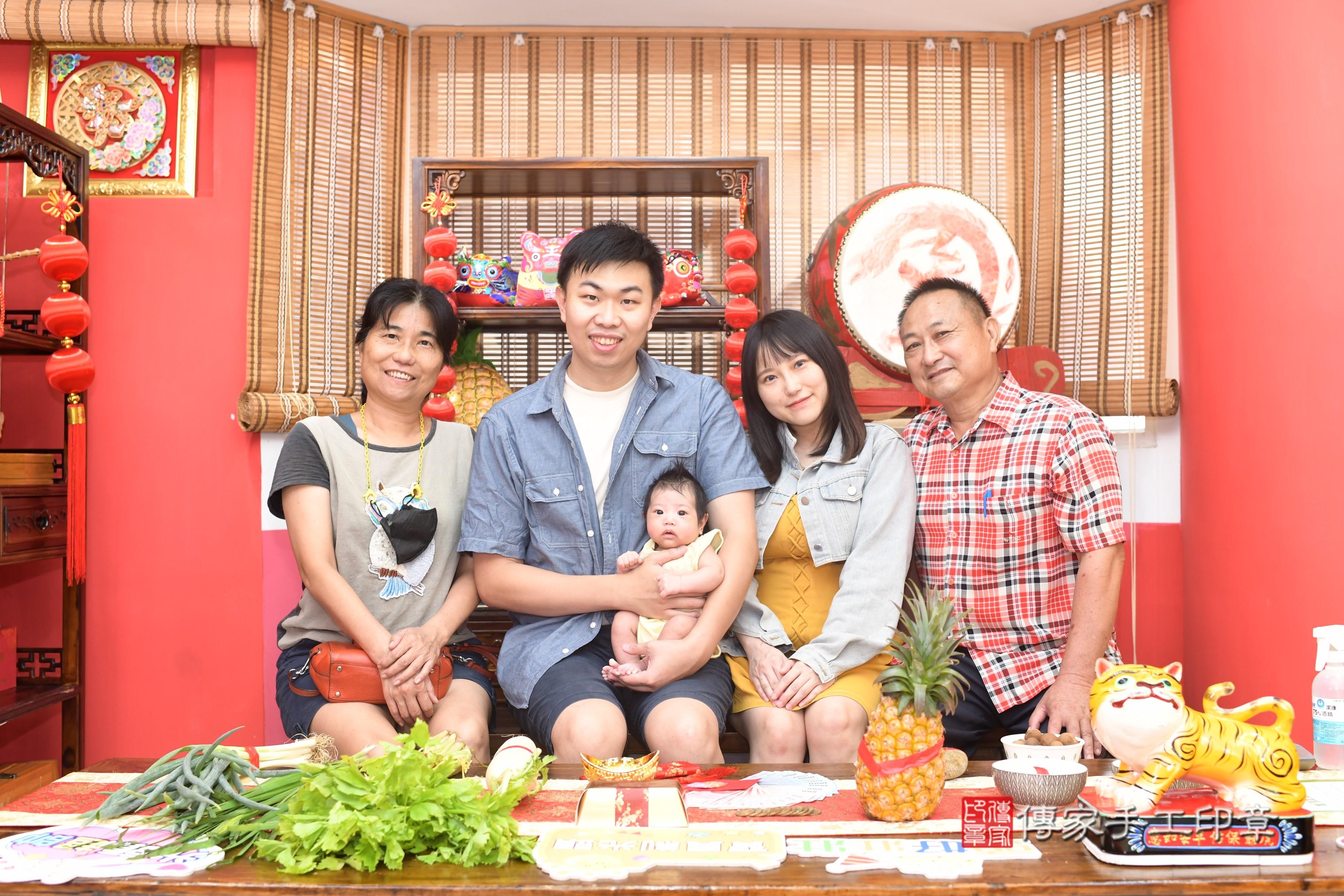 傳家手工印章高雄店、抓周、度脺、中國風會場、傳家嬰兒古禮、吉祥話、抓周道具物品24種、拍照。抓周證書。寶寶抓周、滿周歲、生日快樂、祝福