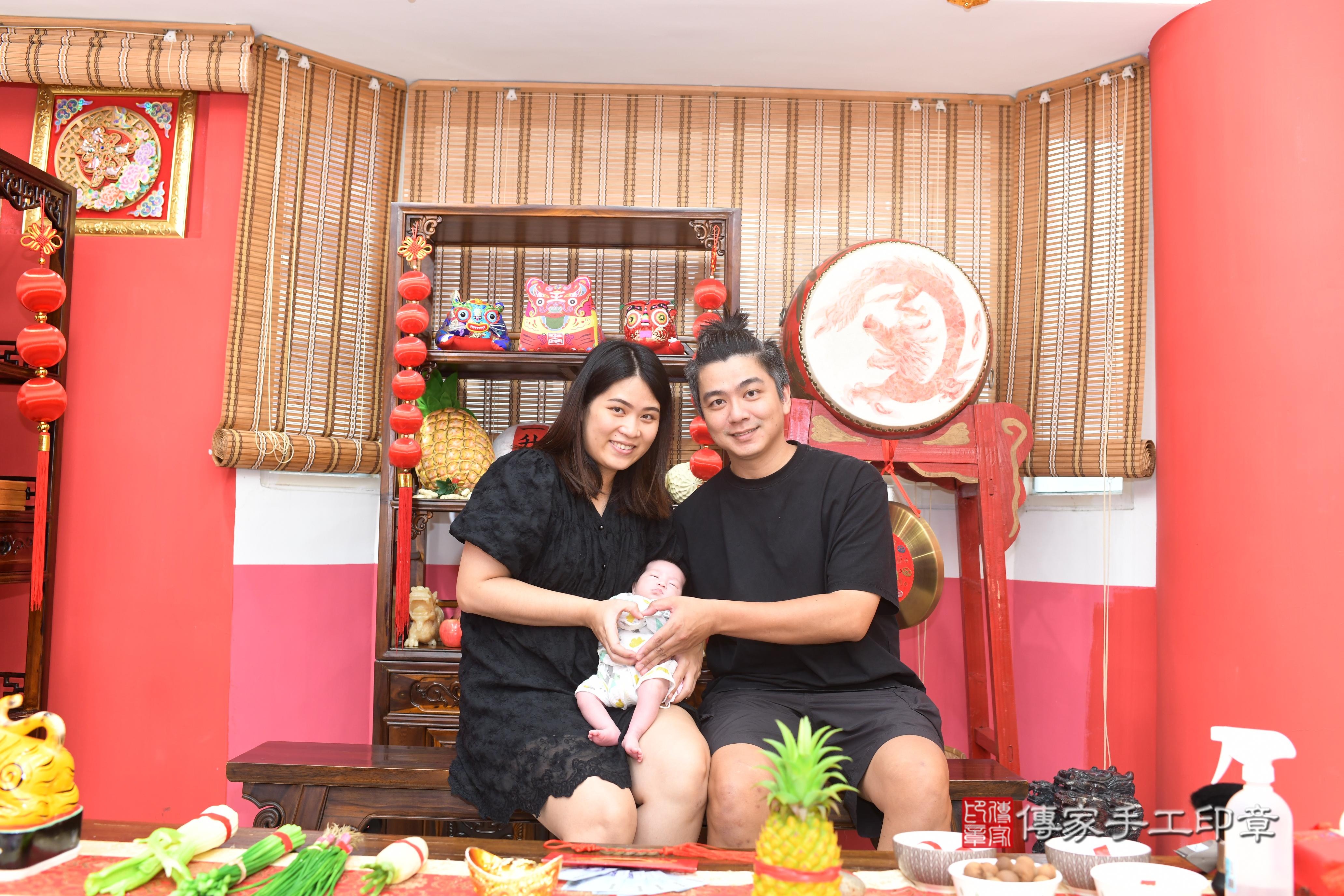 傳家手工印章高雄店、抓周、度脺、中國風會場、傳家嬰兒古禮、吉祥話、抓周道具物品24種、拍照。抓周證書。寶寶抓周、滿周歲、生日快樂、祝福