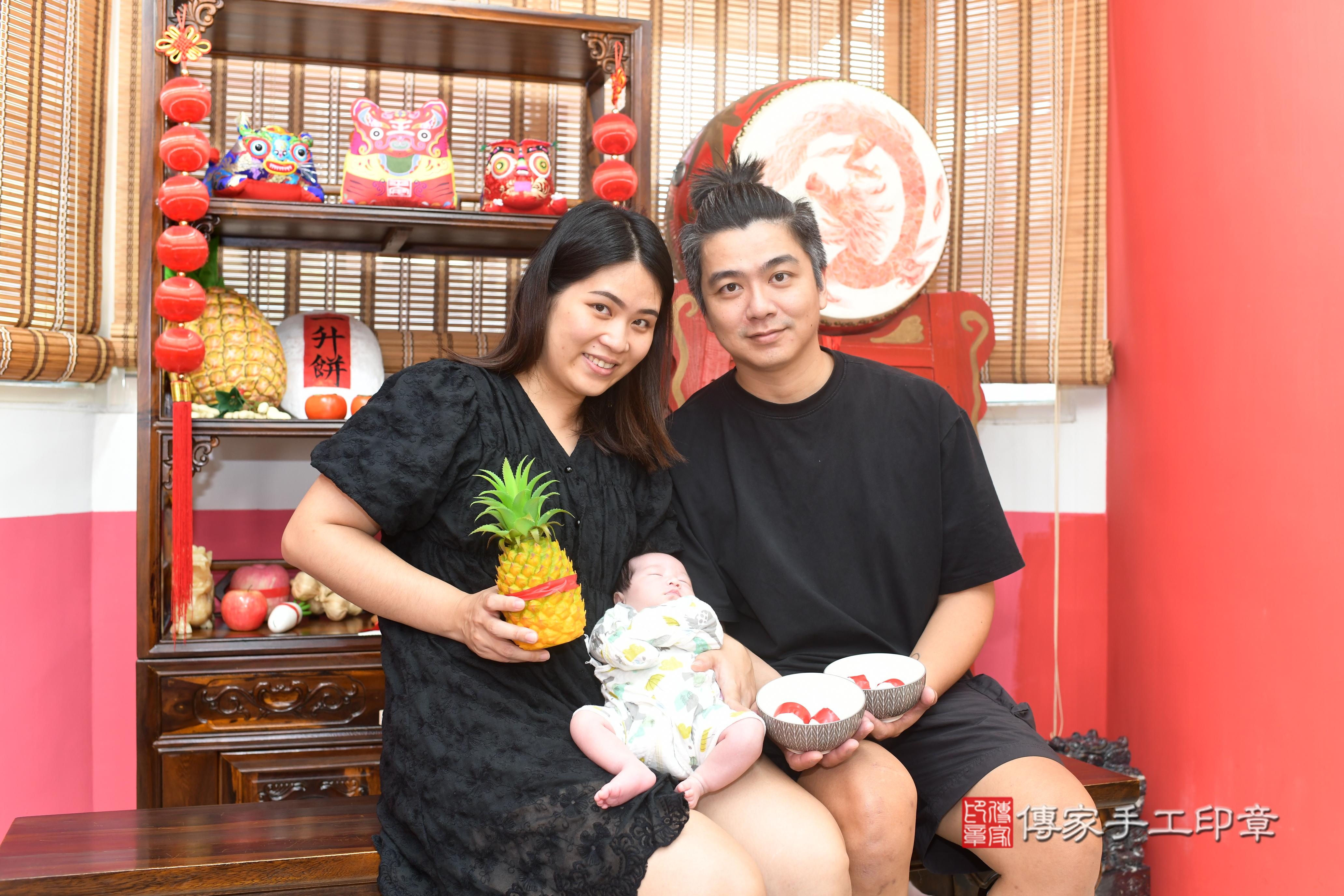 傳家手工印章高雄店、抓周、度脺、中國風會場、傳家嬰兒古禮、吉祥話、抓周道具物品24種、拍照。抓周證書。寶寶抓周、滿周歲、生日快樂、祝福