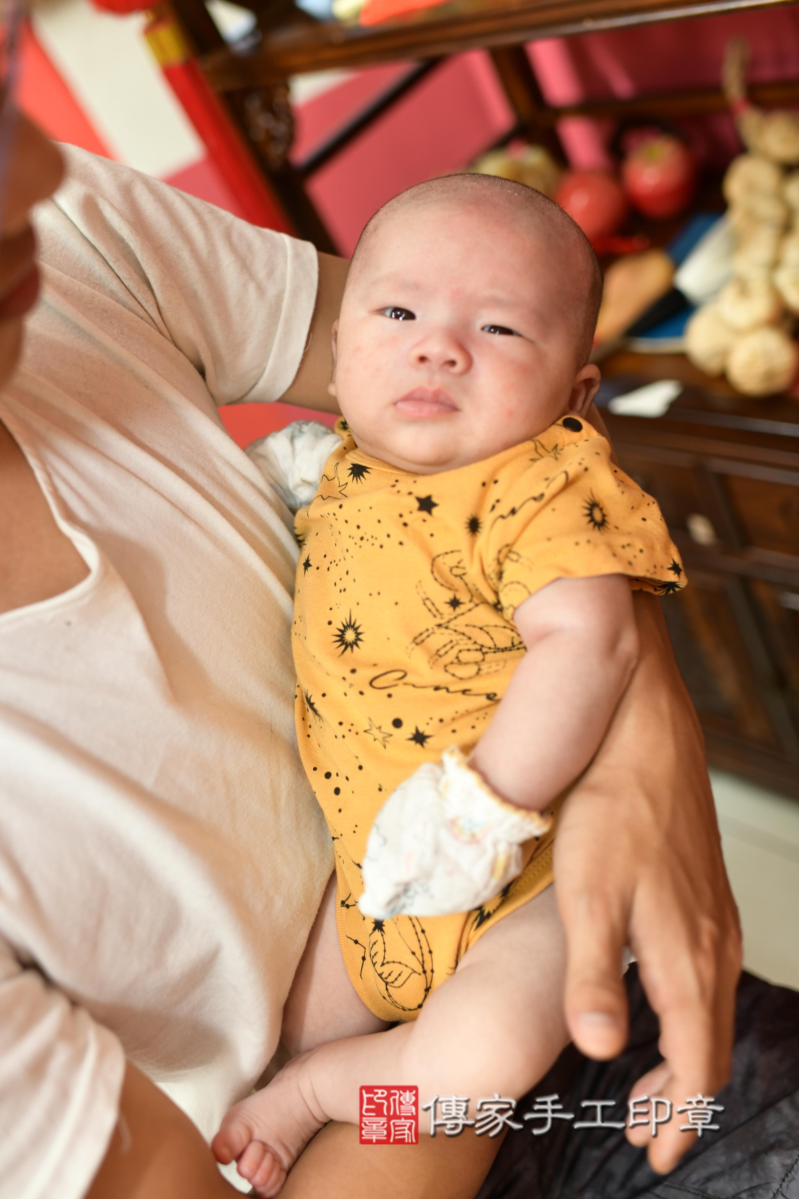 傳家手工印章高雄店、抓周、度脺、中國風會場、傳家嬰兒古禮、吉祥話、抓周道具物品24種、拍照。抓周證書。寶寶抓周、滿周歲、生日快樂、祝福 傳家手工印章高雄店、抓周、度脺、中國風會場、傳家嬰兒古禮、吉祥話、抓周道具物品24種、拍照。抓周證書。寶寶抓周、滿周歲、生日快樂、祝福