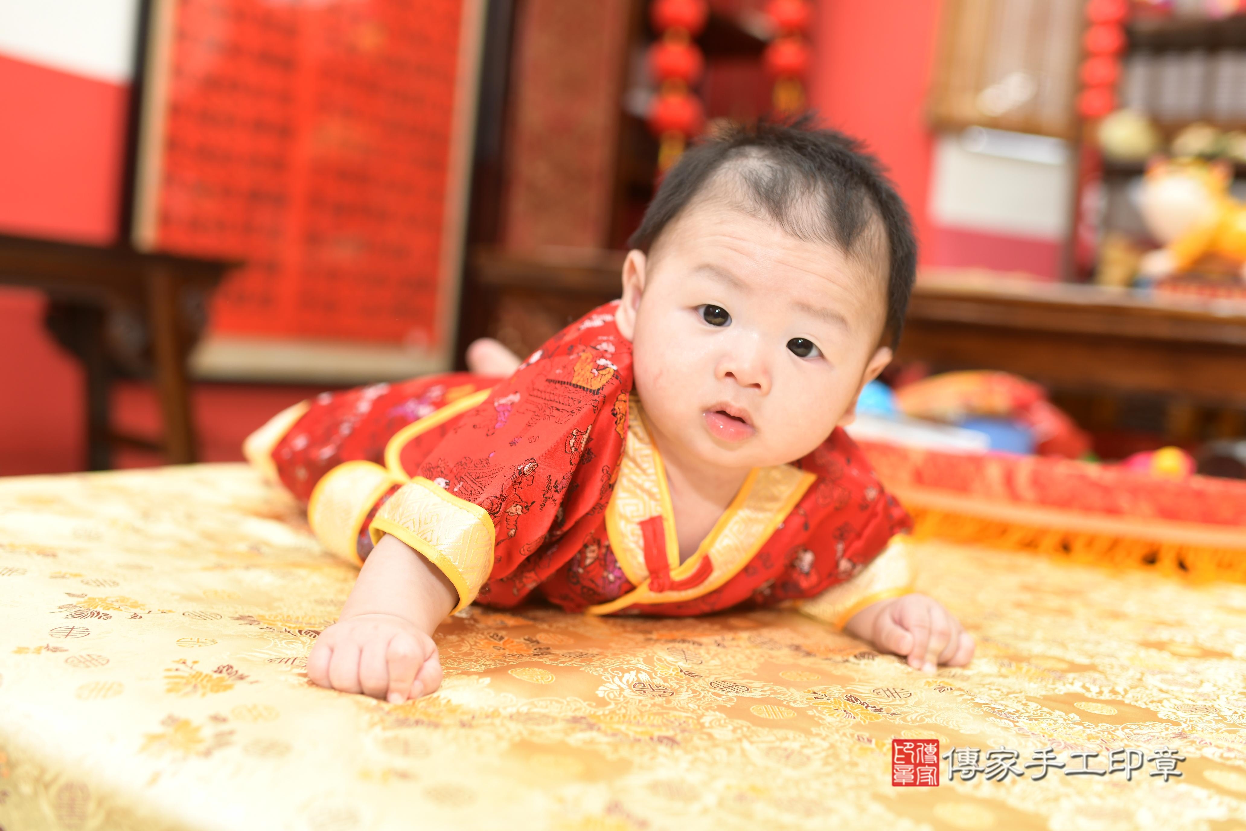 傳家手工印章高雄店、抓周、度脺、中國風會場、傳家嬰兒古禮、吉祥話、抓周道具物品24種、拍照。抓周證書。寶寶抓周、滿周歲、生日快樂、祝福