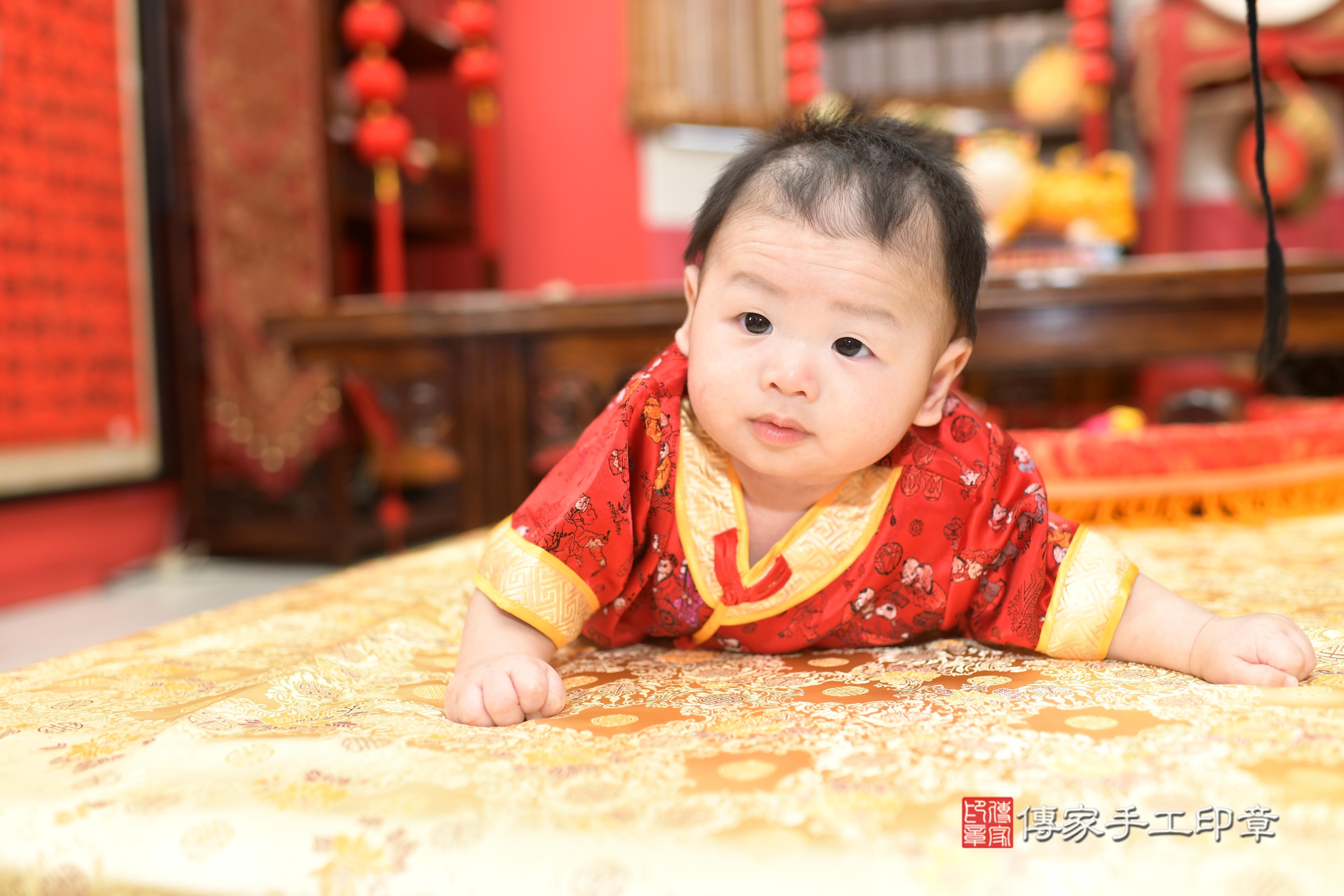 傳家手工印章高雄店、抓周、度脺、中國風會場、傳家嬰兒古禮、吉祥話、抓周道具物品24種、拍照。抓周證書。寶寶抓周、滿周歲、生日快樂、祝福