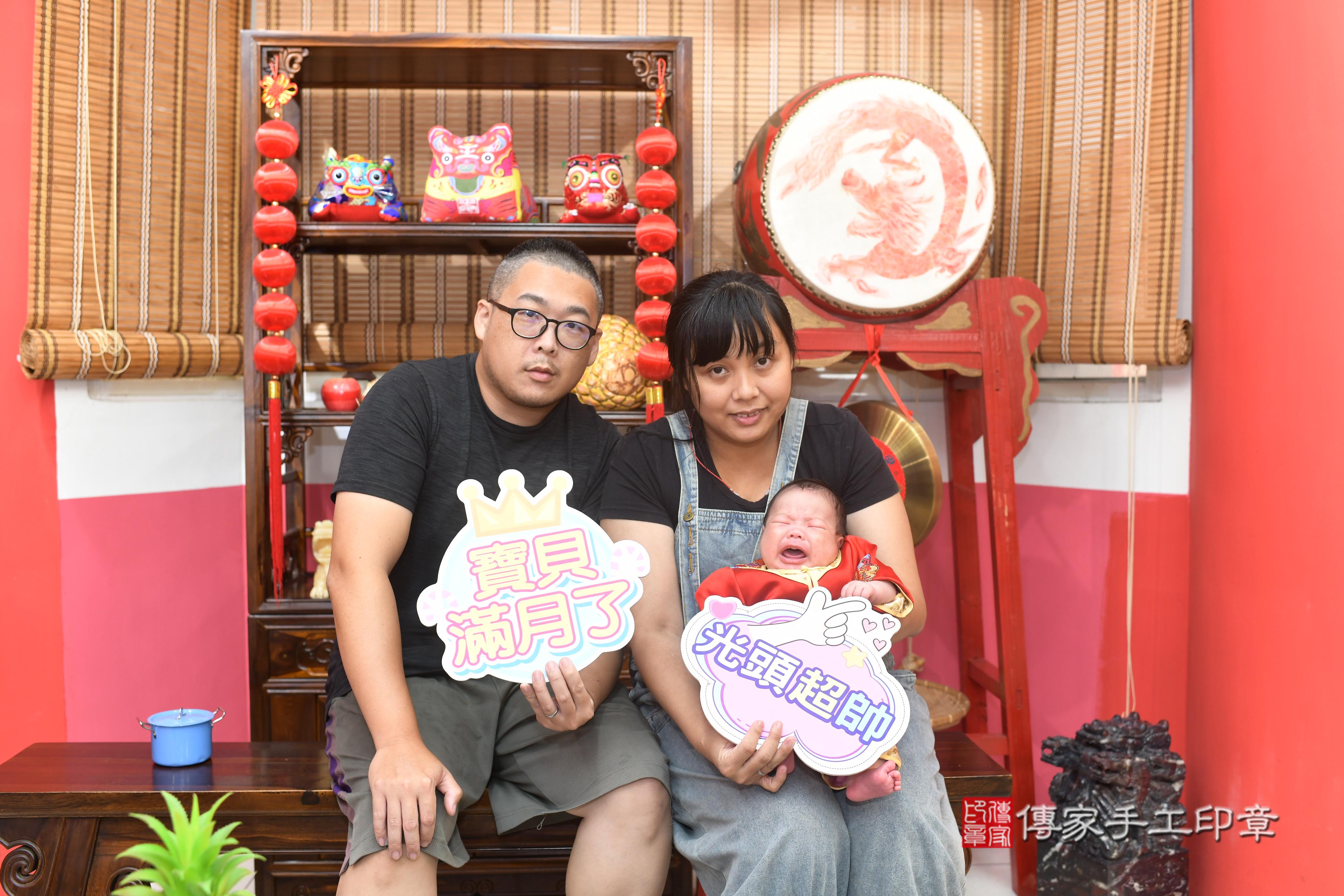 傳家手工印章高雄店、抓周、度脺、中國風會場、傳家嬰兒古禮、吉祥話、抓周道具物品24種、拍照。抓周證書。寶寶抓周、滿周歲、生日快樂、祝福