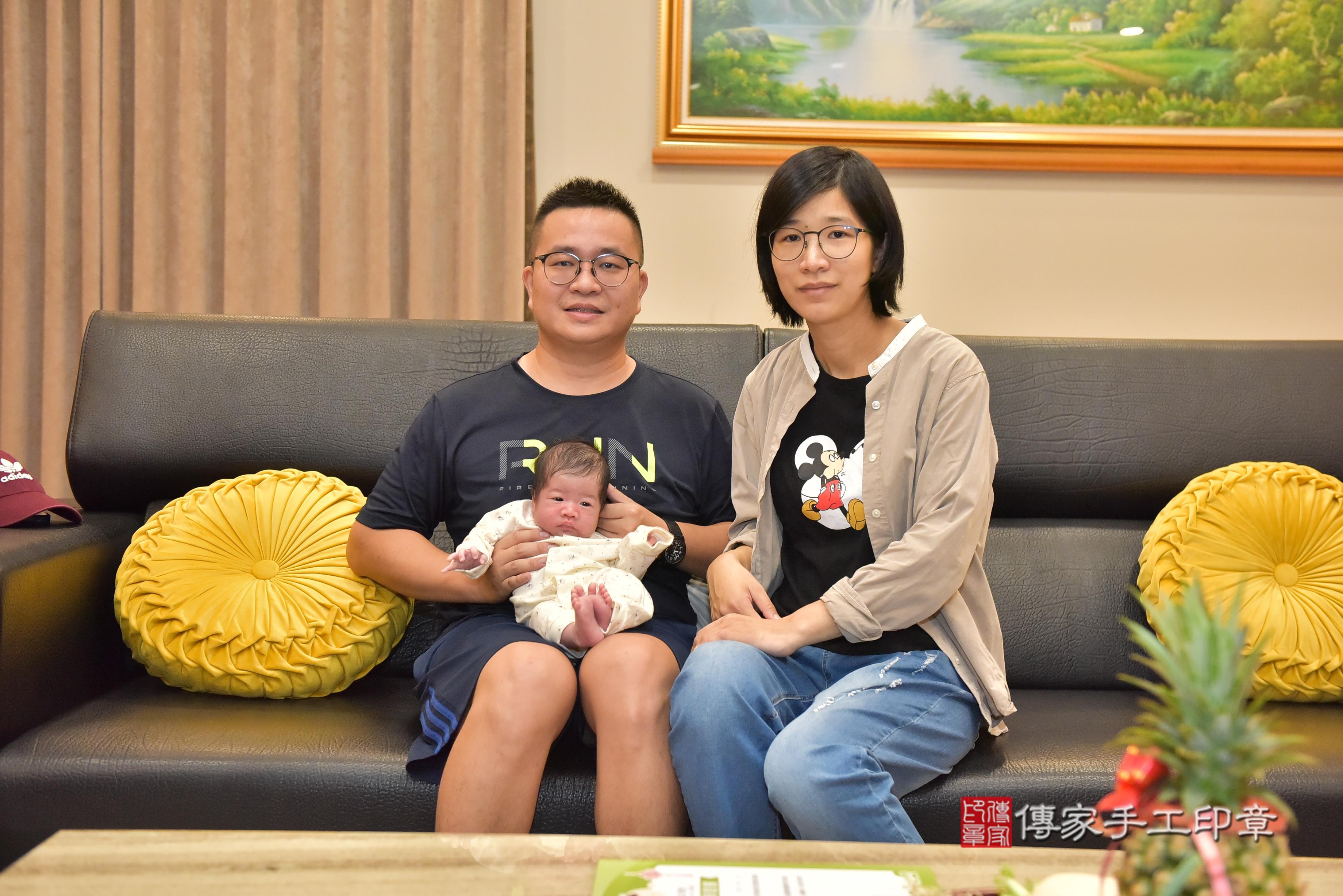 傳家手工印章高雄店、抓周、度脺、中國風會場、傳家嬰兒古禮、吉祥話、抓周道具物品24種、拍照。抓周證書。寶寶抓周、滿周歲、生日快樂、祝福