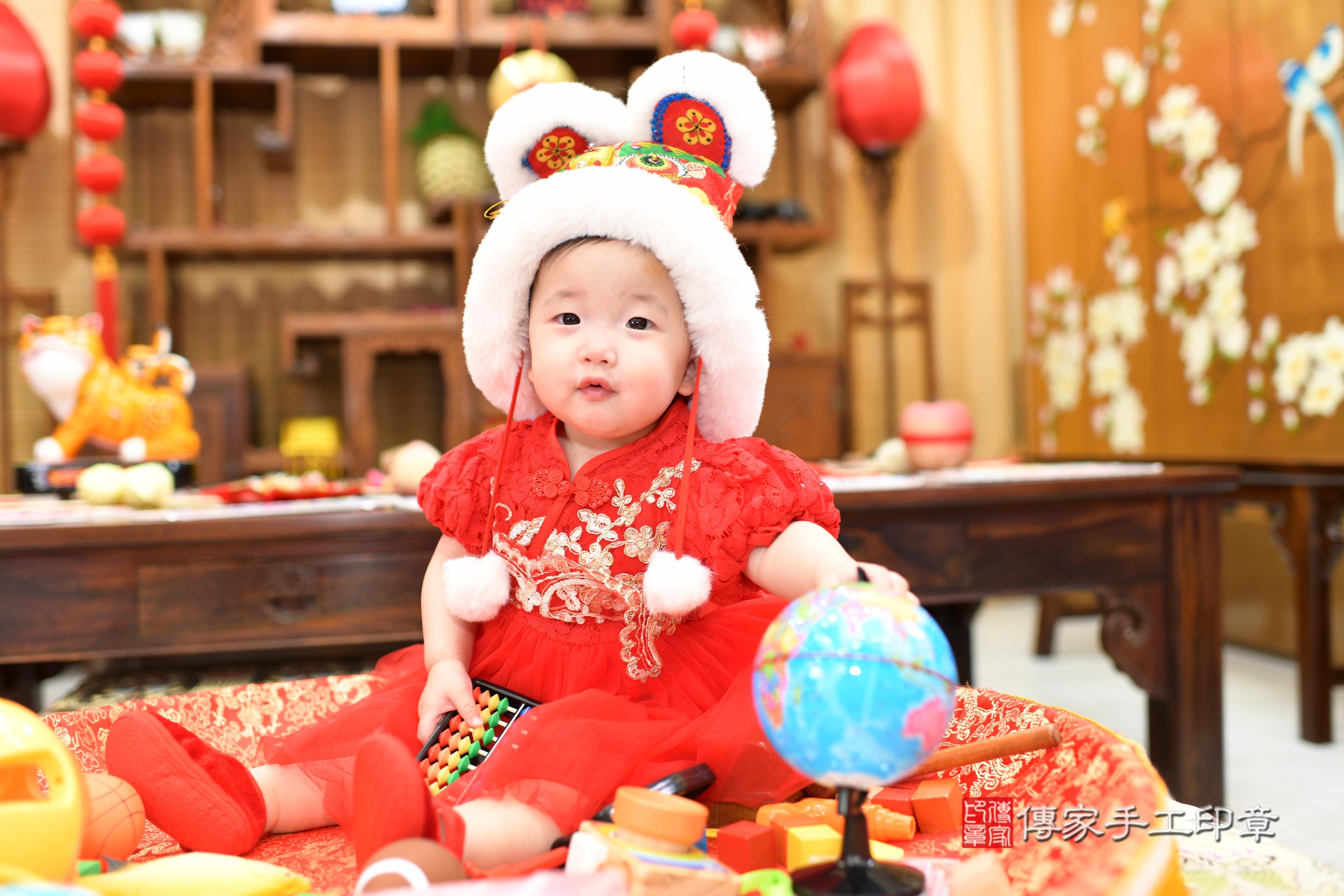 傳家手工印章台南店、抓周、度脺、中國風會場、傳家嬰兒古禮、吉祥話、抓周道具物品24種、拍照。抓周證書。寶寶抓周、滿周歲、生日快樂、祝福 傳家手工印章台南店、抓周、度脺、中國風會場、傳家嬰兒古禮、吉祥話、抓周道具物品24種、拍照。抓周證書。寶寶抓周、滿周歲、生日快樂、祝福