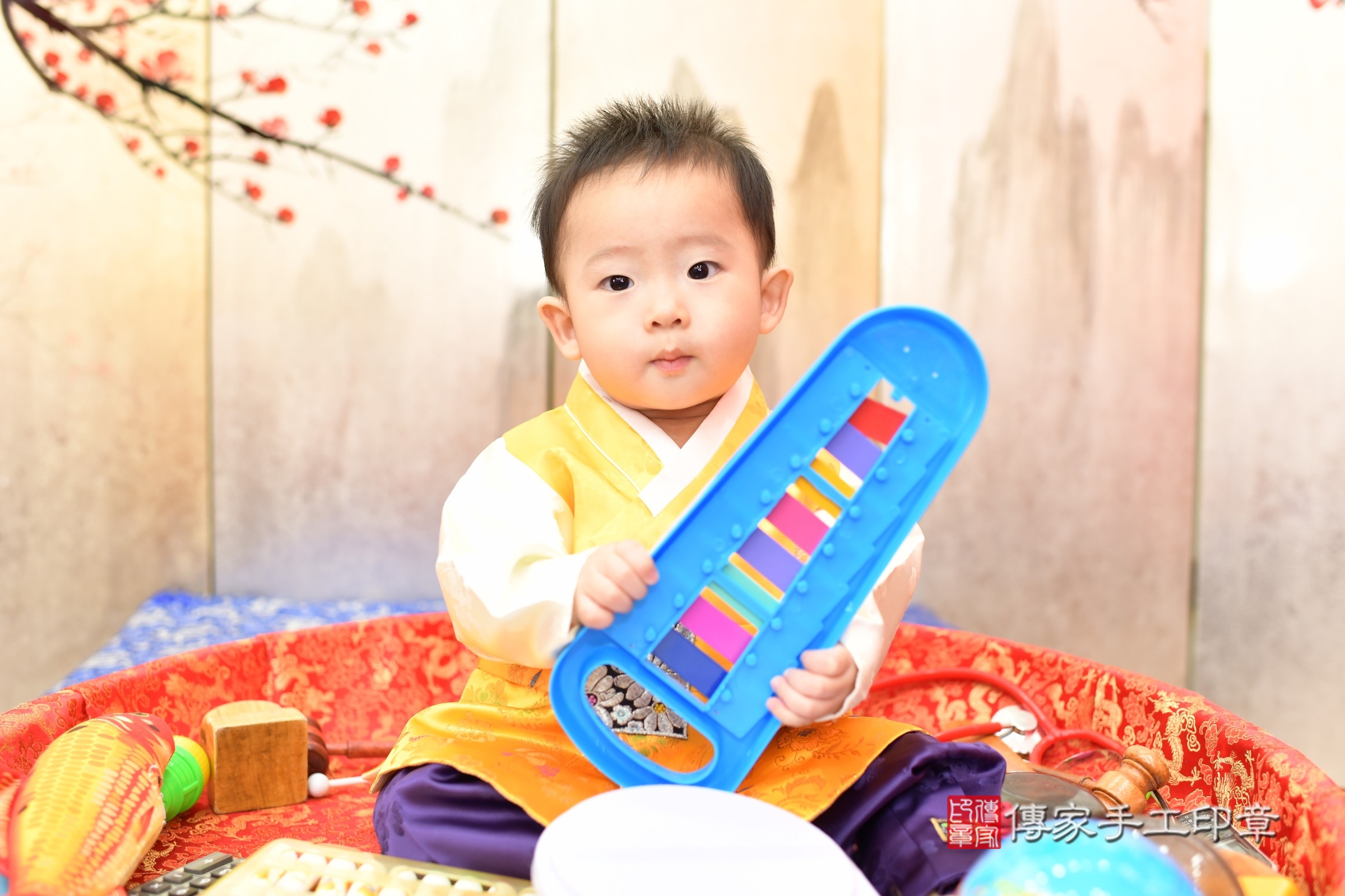 新北市永和區小勛寶寶抓周推薦:傳家新北店抓周度脺中國風會場,嬰兒古禮抓周流程儀式吉祥話、抓周道具物品24種、拍照。抓周證書。2025.6.1,照片9 新北市永和區小勛寶寶抓周推薦:傳家新北店抓周度脺中國風會場,嬰兒古禮抓周流程儀式吉祥話、抓周道具物品24種、拍照。抓周證書。2025.6.1,照片9