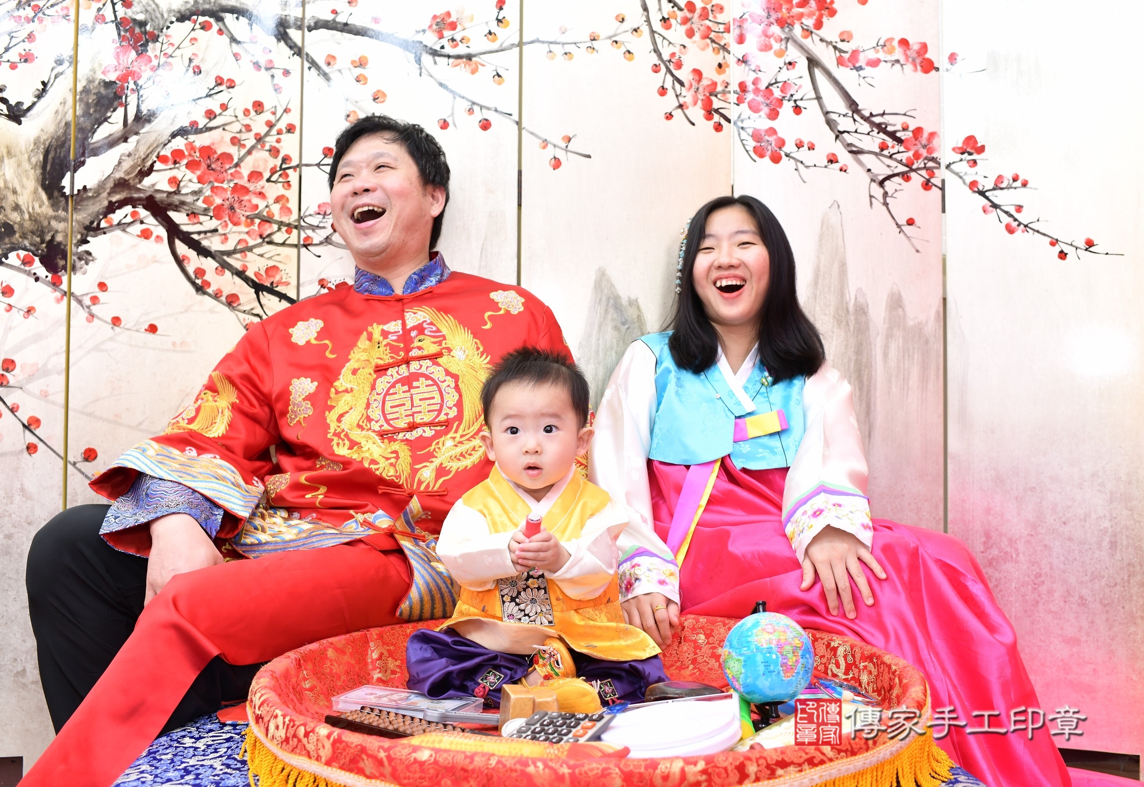 新北市永和區小勛寶寶抓周推薦:傳家新北店抓周度脺中國風會場,嬰兒古禮抓周流程儀式吉祥話、抓周道具物品24種、拍照。抓周證書。2025.6.1,照片8 新北市永和區小勛寶寶抓周推薦:傳家新北店抓周度脺中國風會場,嬰兒古禮抓周流程儀式吉祥話、抓周道具物品24種、拍照。抓周證書。2025.6.1,照片8