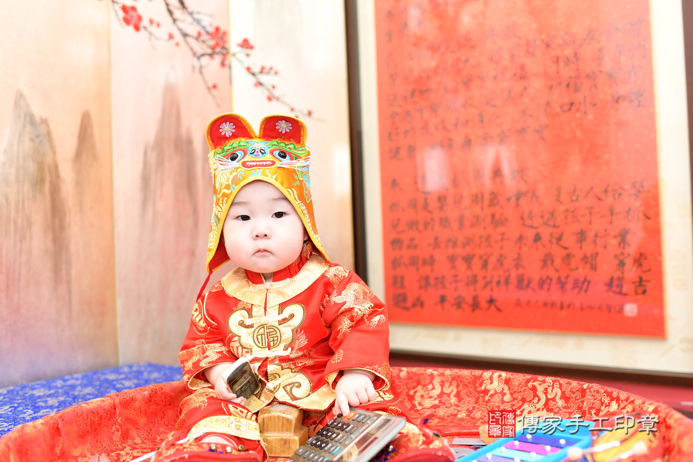 新北市永和區小言寶寶抓周推薦:傳家新北店抓周度脺中國風會場,嬰兒古禮抓周流程儀式吉祥話、抓周道具物品24種、拍照。抓周證書。2025.6.7,照片11 新北市永和區小言寶寶抓周推薦:傳家新北店抓周度脺中國風會場,嬰兒古禮抓周流程儀式吉祥話、抓周道具物品24種、拍照。抓周證書。2025.6.7,照片11